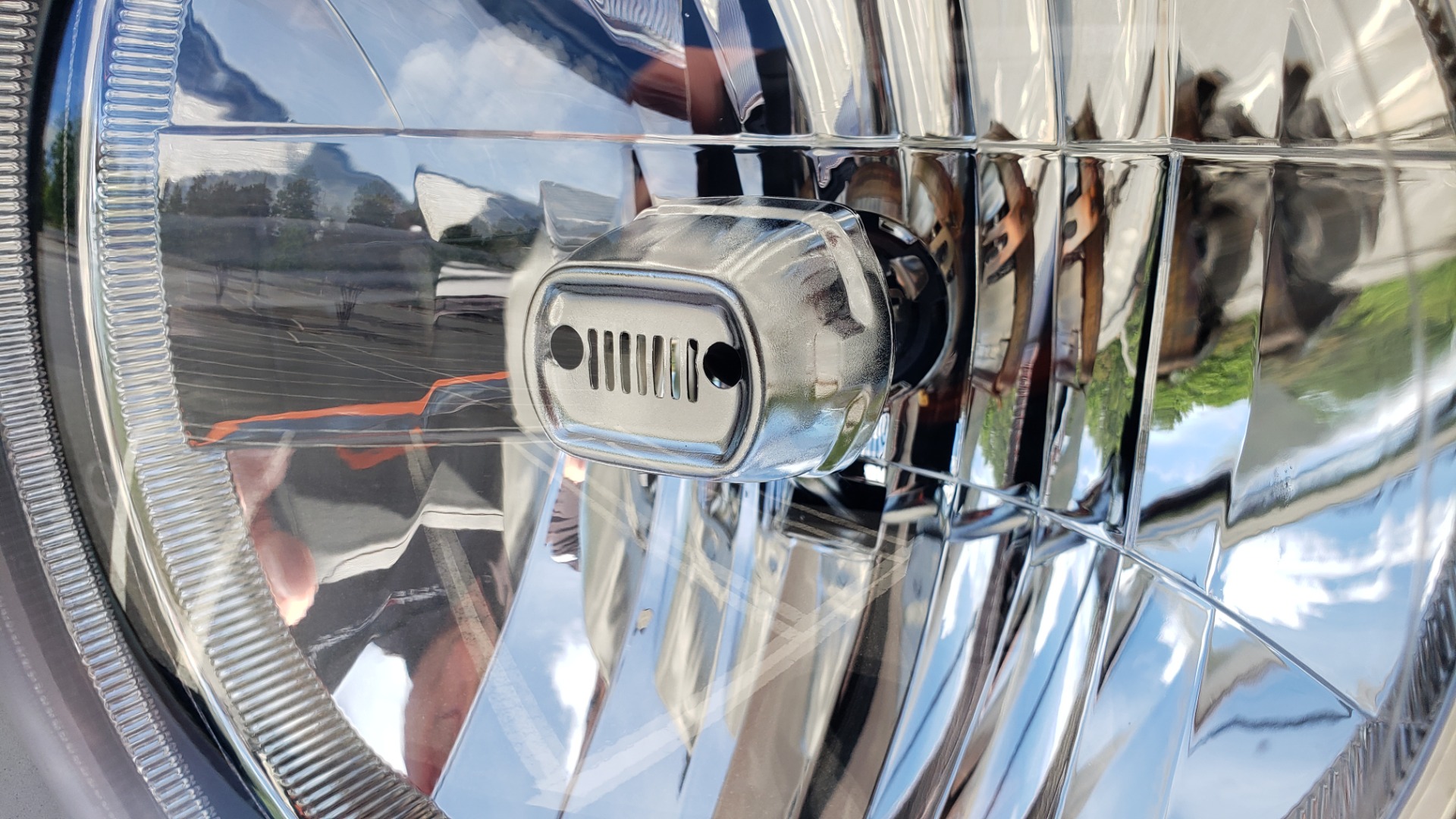 Used 2018 Jeep WRANGLER UNLIMITED SAHARA / 3.6L V6 / 6-SPD MAN / ALPINE / NAV / HTD STS / REARVIEW for sale Sold at Formula Imports in Charlotte NC 28227 35