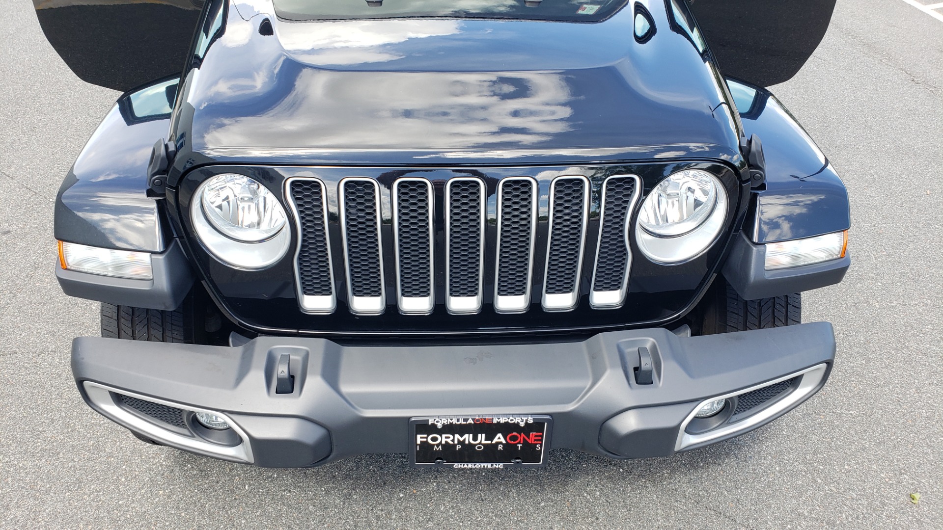 Used 2018 Jeep WRANGLER UNLIMITED SAHARA / 3.6L V6 / 6-SPD MAN / ALPINE / NAV / HTD STS / REARVIEW for sale Sold at Formula Imports in Charlotte NC 28227 36