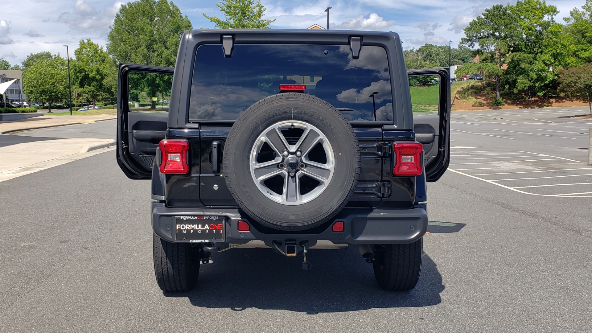 Used 2018 Jeep WRANGLER UNLIMITED SAHARA / 3.6L V6 / 6-SPD MAN / ALPINE / NAV / HTD STS / REARVIEW for sale Sold at Formula Imports in Charlotte NC 28227 42