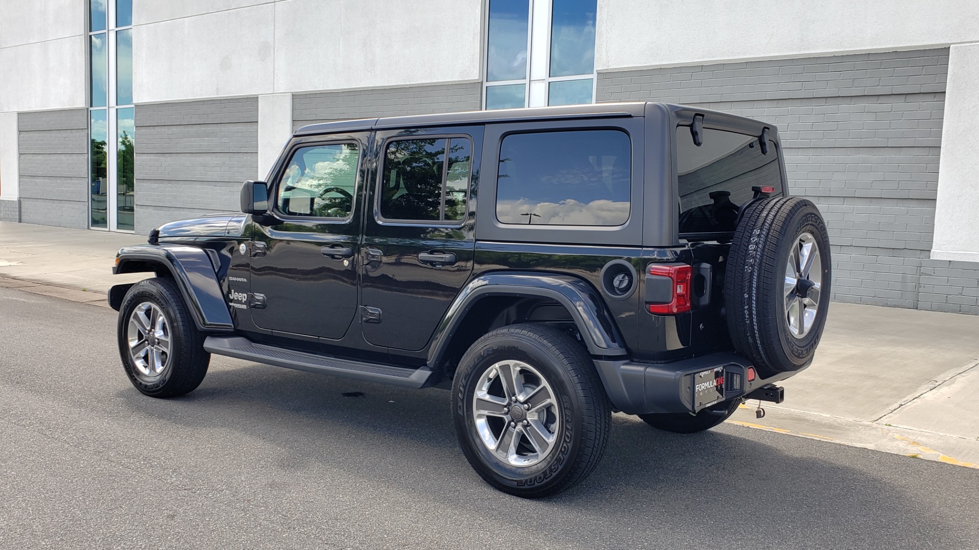 Used 2018 Jeep WRANGLER UNLIMITED SAHARA / 3.6L V6 / 6-SPD MAN / ALPINE / NAV / HTD STS / REARVIEW for sale Sold at Formula Imports in Charlotte NC 28227 6
