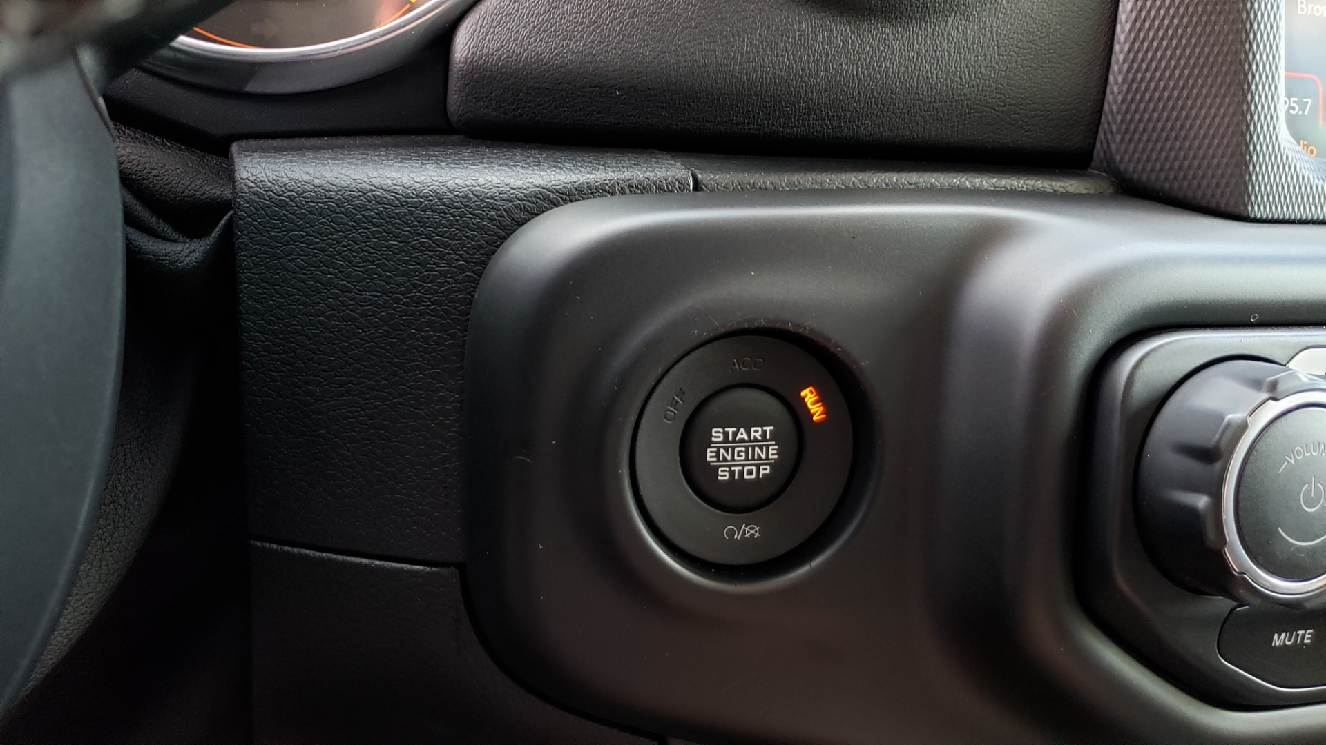 Used 2018 Jeep WRANGLER UNLIMITED SAHARA / 3.6L V6 / 6-SPD MAN / ALPINE / NAV / HTD STS / REARVIEW for sale Sold at Formula Imports in Charlotte NC 28227 61