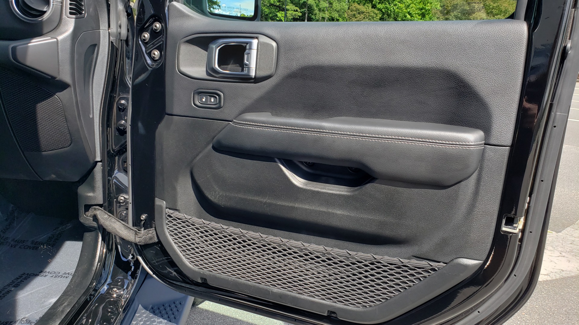Used 2018 Jeep WRANGLER UNLIMITED SAHARA / 3.6L V6 / 6-SPD MAN / ALPINE / NAV / HTD STS / REARVIEW for sale Sold at Formula Imports in Charlotte NC 28227 79
