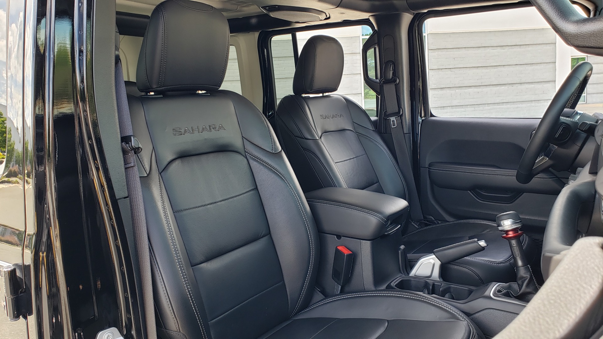 Used 2018 Jeep WRANGLER UNLIMITED SAHARA / 3.6L V6 / 6-SPD MAN / ALPINE / NAV / HTD STS / REARVIEW for sale Sold at Formula Imports in Charlotte NC 28227 82