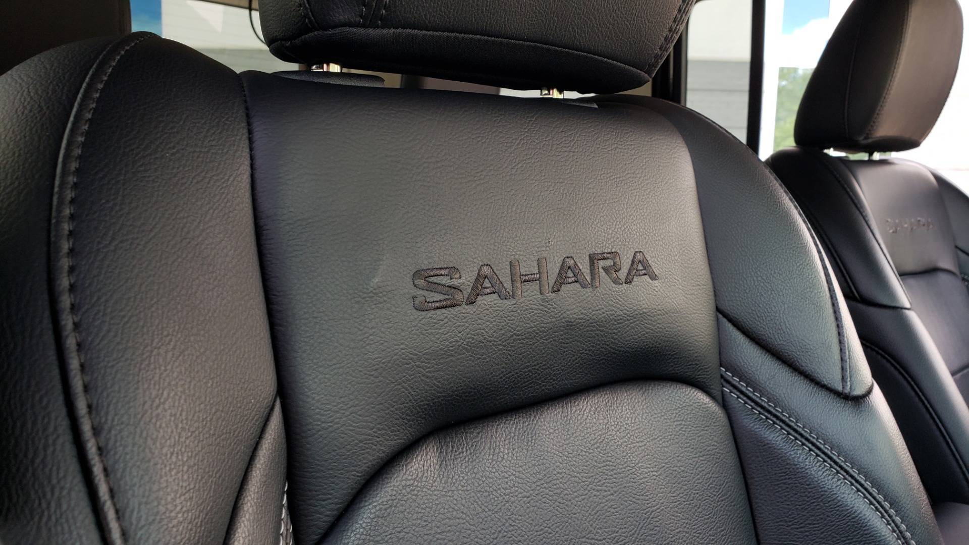 Used 2018 Jeep WRANGLER UNLIMITED SAHARA / 3.6L V6 / 6-SPD MAN / ALPINE / NAV / HTD STS / REARVIEW for sale Sold at Formula Imports in Charlotte NC 28227 83
