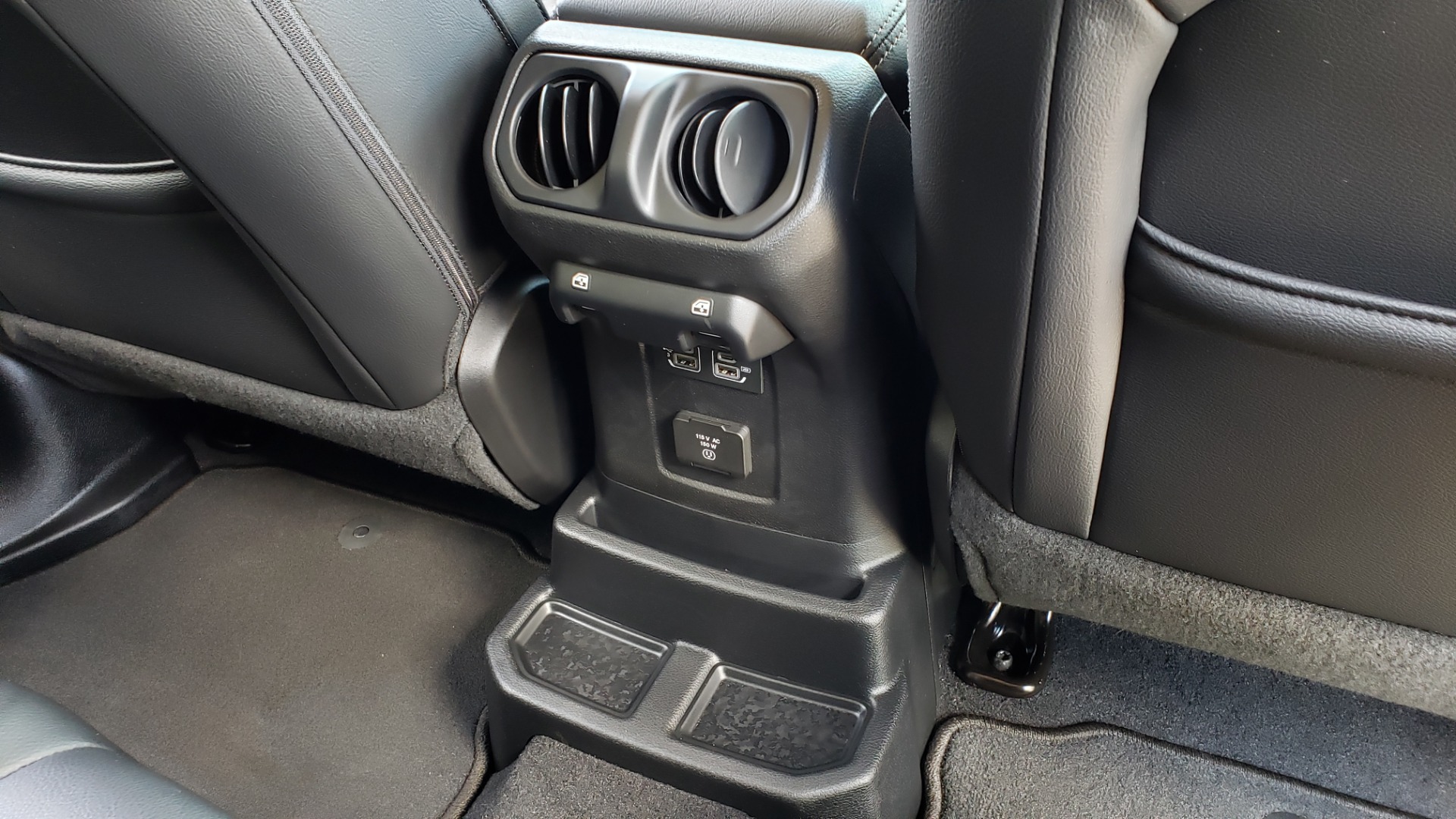 Used 2018 Jeep WRANGLER UNLIMITED SAHARA / 3.6L V6 / 6-SPD MAN / ALPINE / NAV / HTD STS / REARVIEW for sale Sold at Formula Imports in Charlotte NC 28227 95
