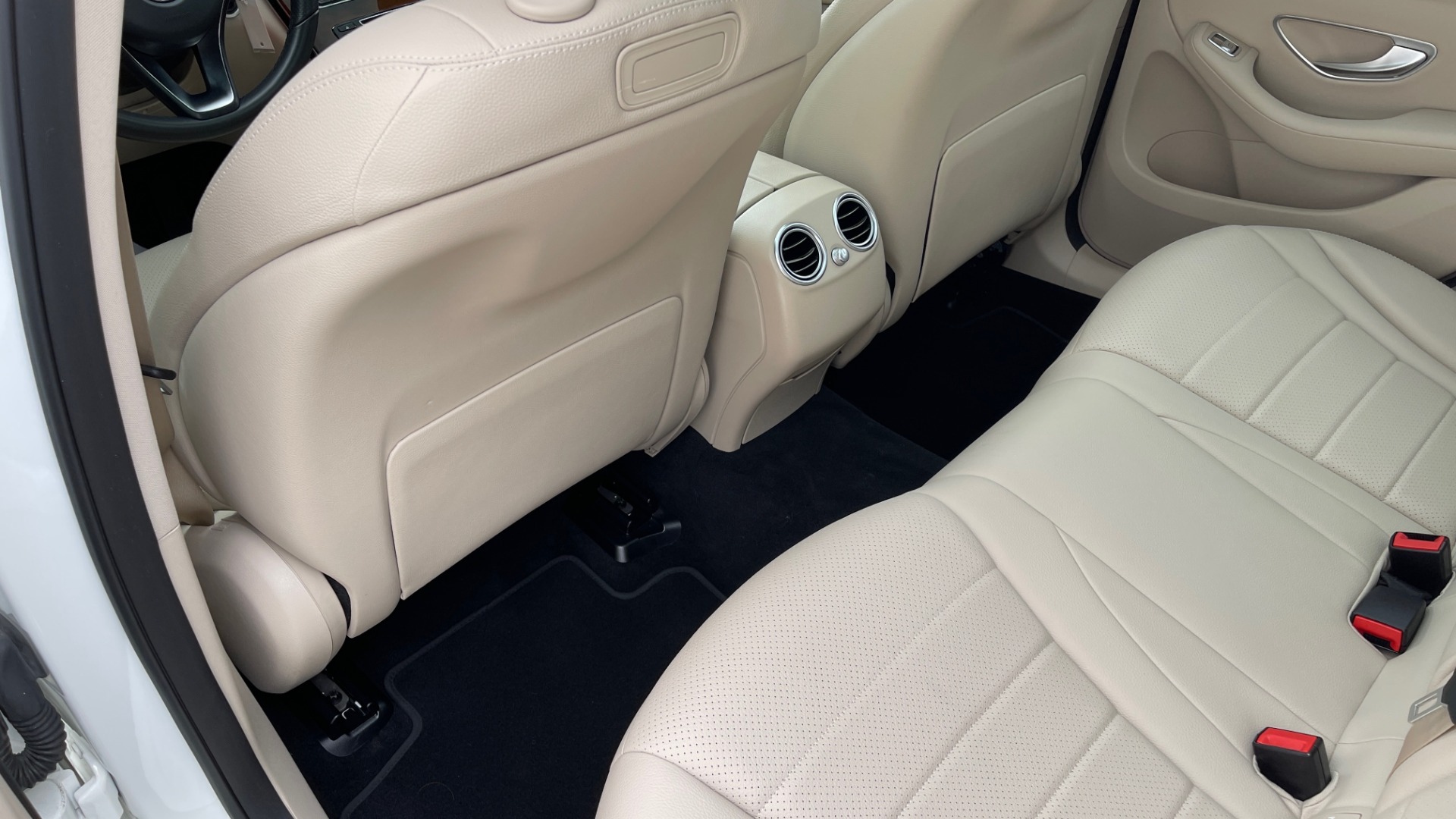 Used 2018 Mercedes-Benz GLC 300 PREMIUM / PANO-ROOF / HTD STS / PARK ASST / REARVIEW for sale Sold at Formula Imports in Charlotte NC 28227 47