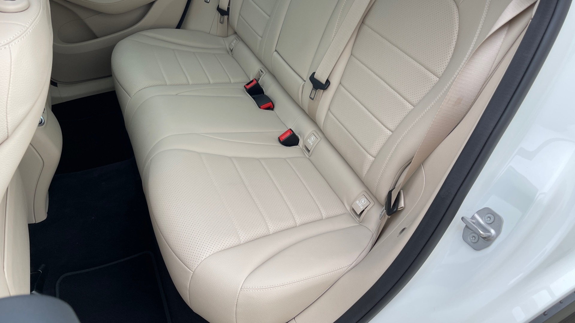 Used 2018 Mercedes-Benz GLC 300 PREMIUM / PANO-ROOF / HTD STS / PARK ASST / REARVIEW for sale Sold at Formula Imports in Charlotte NC 28227 48