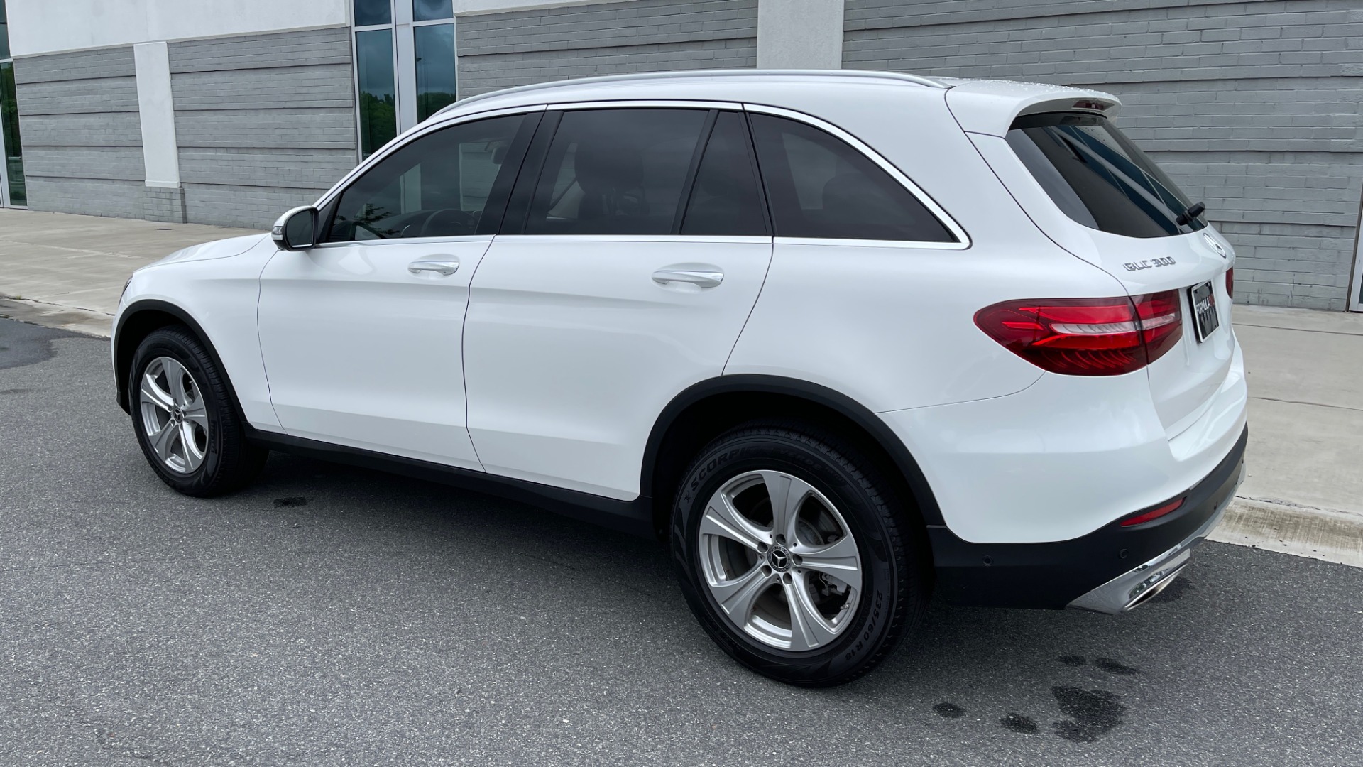 Used 2018 Mercedes-Benz GLC 300 PREMIUM / PANO-ROOF / HTD STS / PARK ASST / REARVIEW for sale Sold at Formula Imports in Charlotte NC 28227 5