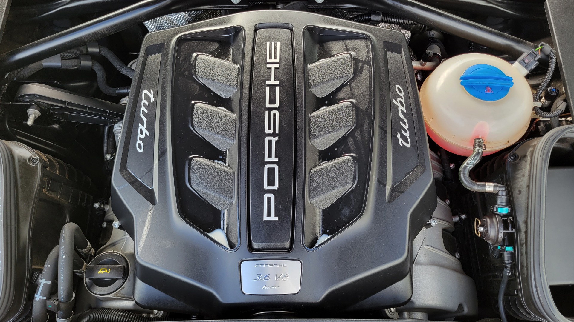 Used 2016 Porsche MACAN TURBO 3.6L PREMIUM / NAV / BOSE / SUNROOF / REARVIEW for sale Sold at Formula Imports in Charlotte NC 28227 14