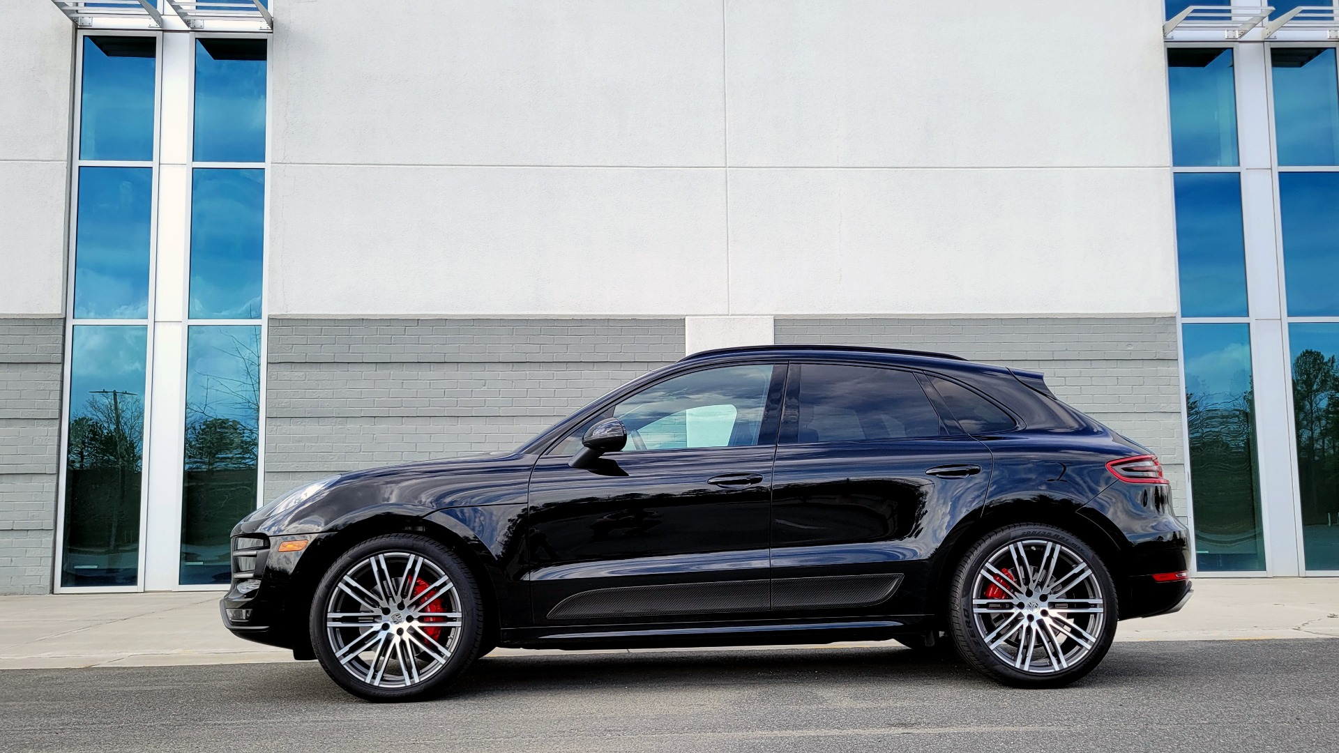 Used 2016 Porsche MACAN TURBO 3.6L PREMIUM / NAV / BOSE / SUNROOF / REARVIEW for sale Sold at Formula Imports in Charlotte NC 28227 3