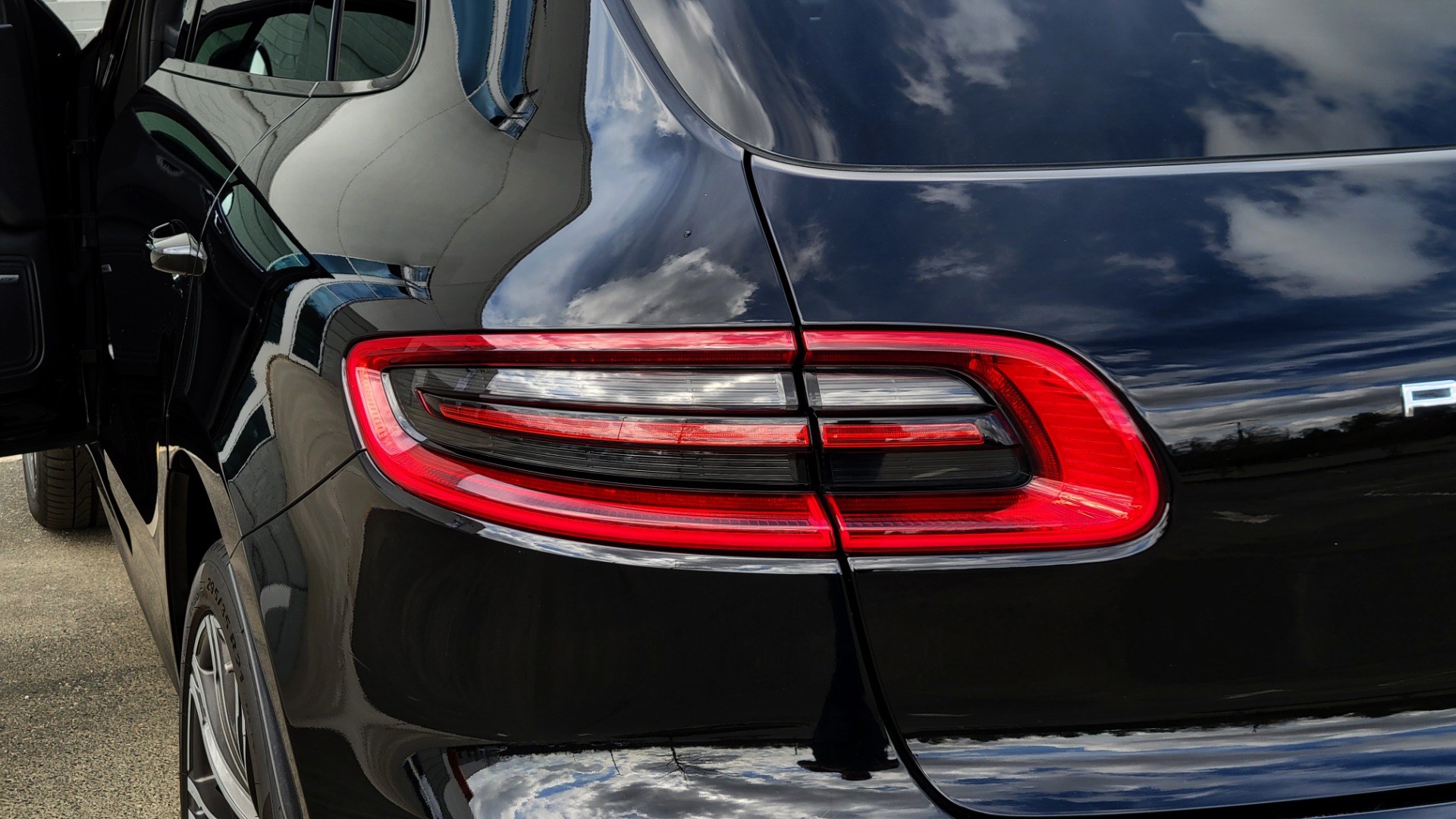 Used 2016 Porsche MACAN TURBO 3.6L PREMIUM / NAV / BOSE / SUNROOF / REARVIEW for sale Sold at Formula Imports in Charlotte NC 28227 34