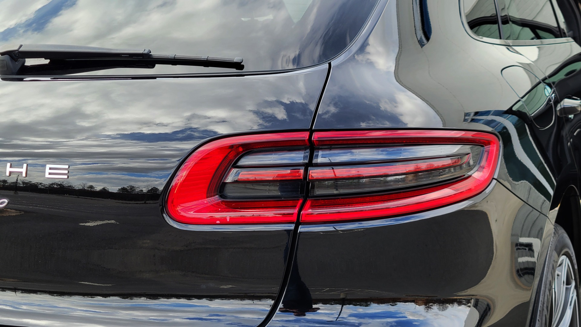 Used 2016 Porsche MACAN TURBO 3.6L PREMIUM / NAV / BOSE / SUNROOF / REARVIEW for sale Sold at Formula Imports in Charlotte NC 28227 35