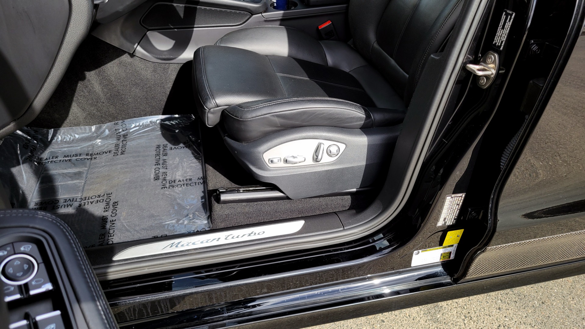 Used 2016 Porsche MACAN TURBO 3.6L PREMIUM / NAV / BOSE / SUNROOF / REARVIEW for sale Sold at Formula Imports in Charlotte NC 28227 41