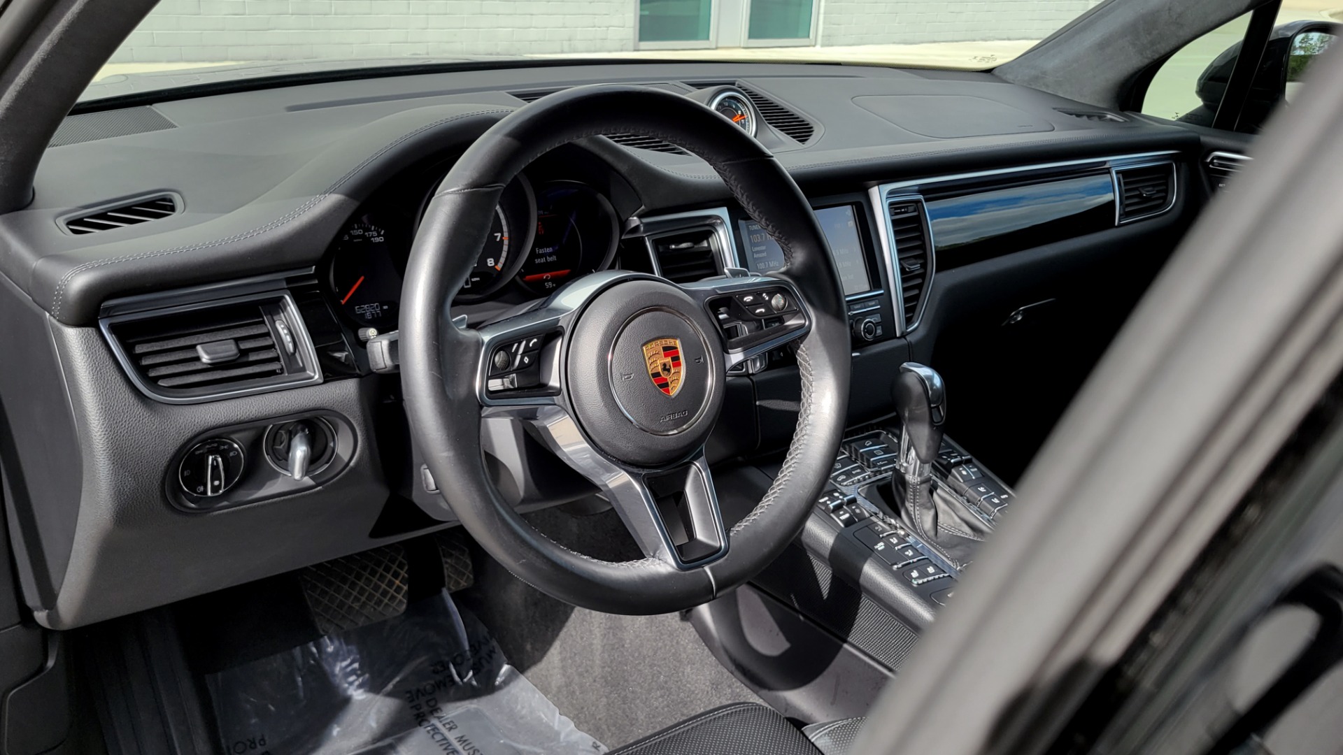Used 2016 Porsche MACAN TURBO 3.6L PREMIUM / NAV / BOSE / SUNROOF / REARVIEW for sale Sold at Formula Imports in Charlotte NC 28227 43