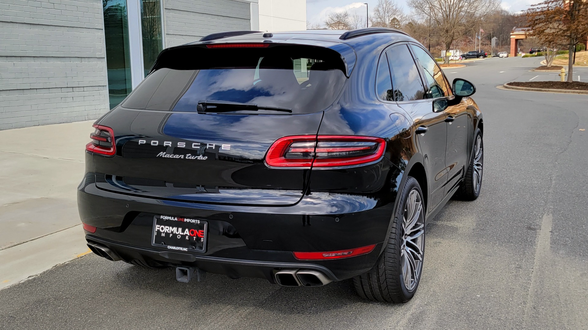 Used 2016 Porsche MACAN TURBO 3.6L PREMIUM / NAV / BOSE / SUNROOF / REARVIEW for sale Sold at Formula Imports in Charlotte NC 28227 8