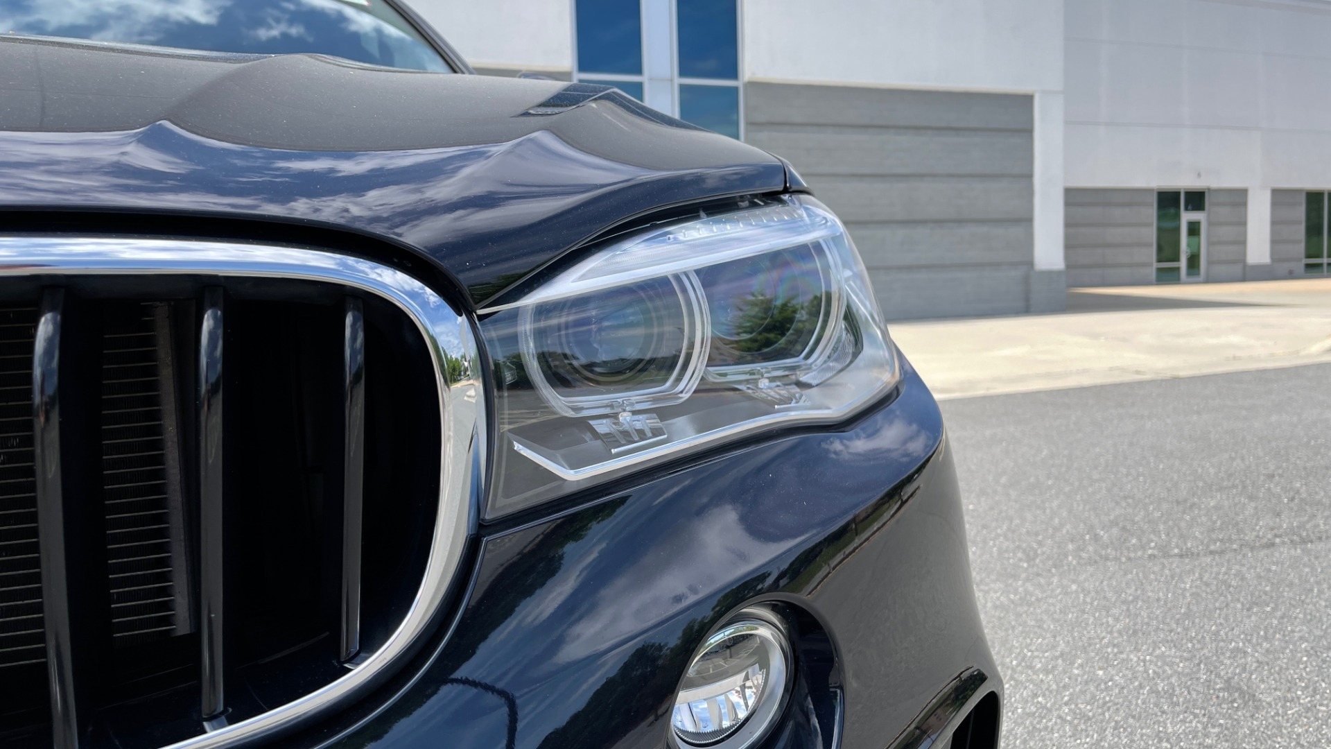 Used 2018 BMW X6 XDRIVE35I M-SPORT / DRVR ASST / PRK ASST / H/K SND / APPLE / WIRELESS CHARG for sale Sold at Formula Imports in Charlotte NC 28227 14