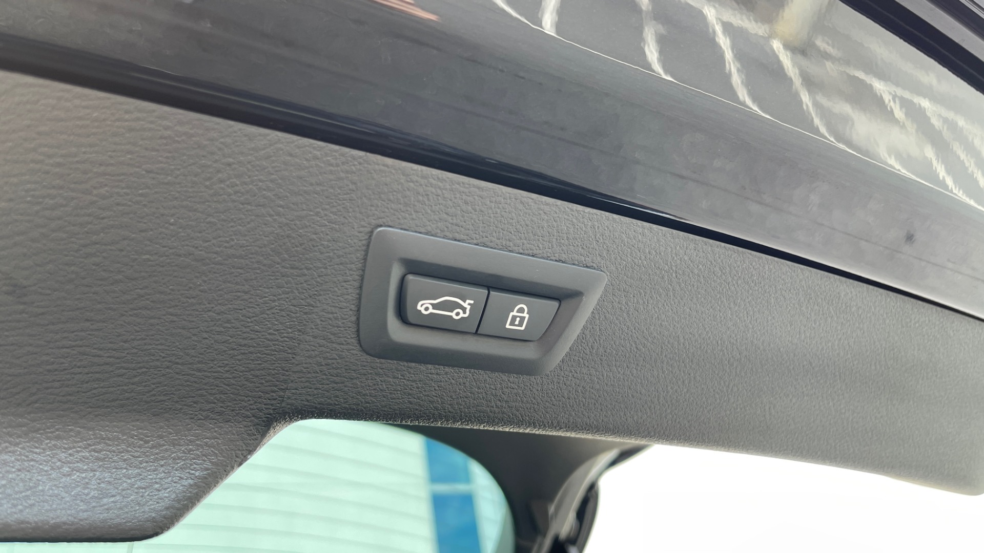 Used 2018 BMW X6 XDRIVE35I M-SPORT / DRVR ASST / PRK ASST / H/K SND / APPLE / WIRELESS CHARG for sale Sold at Formula Imports in Charlotte NC 28227 23