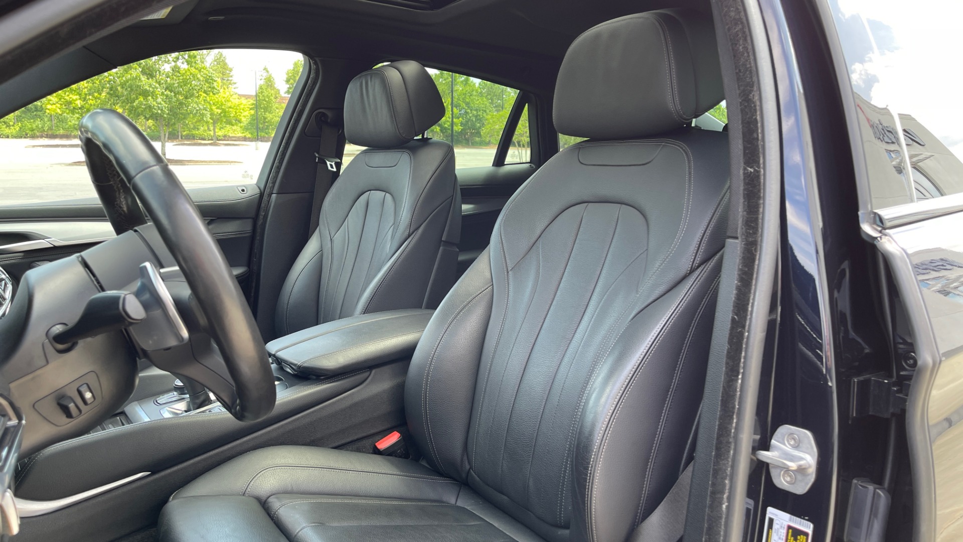 Used 2018 BMW X6 XDRIVE35I M-SPORT / DRVR ASST / PRK ASST / H/K SND / APPLE / WIRELESS CHARG for sale Sold at Formula Imports in Charlotte NC 28227 36