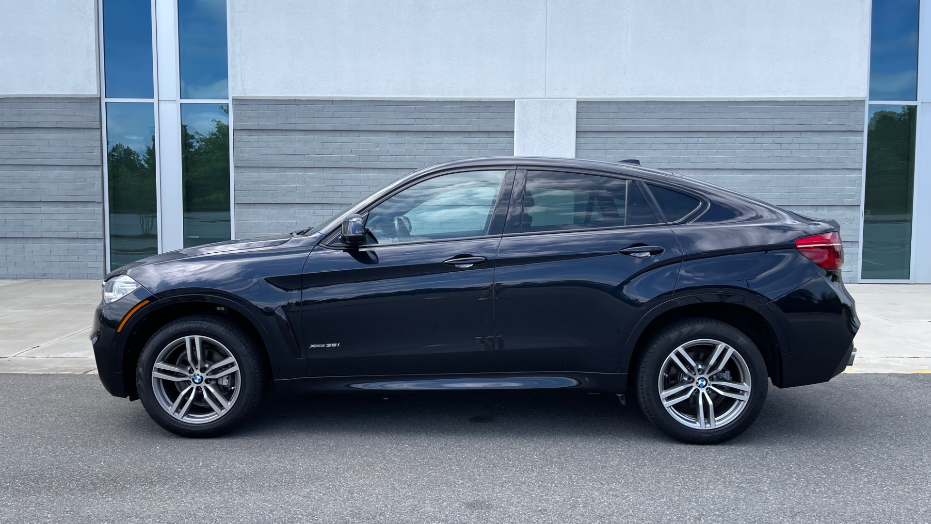Used 2018 BMW X6 XDRIVE35I M-SPORT / DRVR ASST / PRK ASST / H/K SND / APPLE / WIRELESS CHARG for sale Sold at Formula Imports in Charlotte NC 28227 4