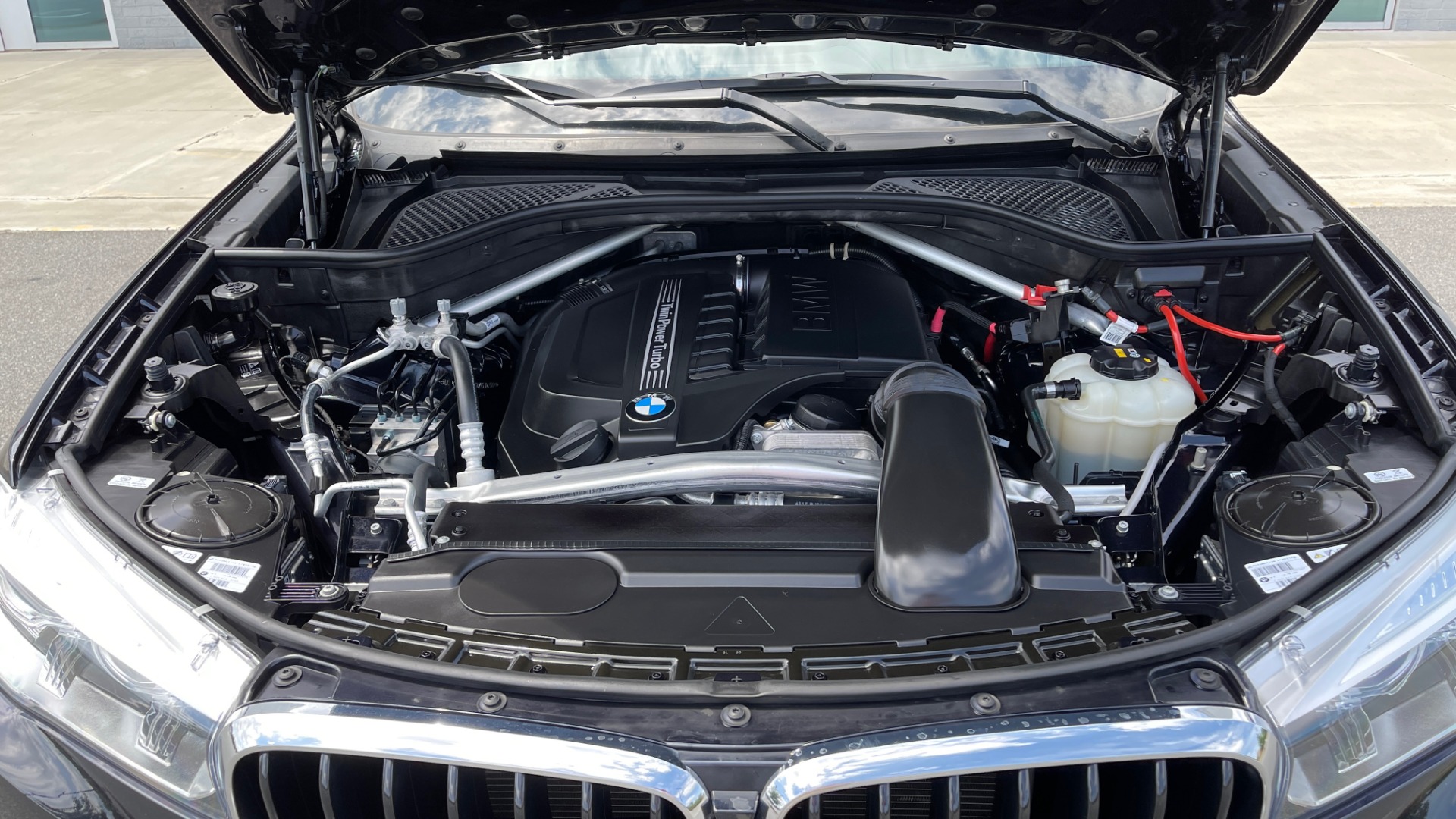 Used 2018 BMW X6 XDRIVE35I M-SPORT / DRVR ASST / PRK ASST / H/K SND / APPLE / WIRELESS CHARG for sale Sold at Formula Imports in Charlotte NC 28227 9