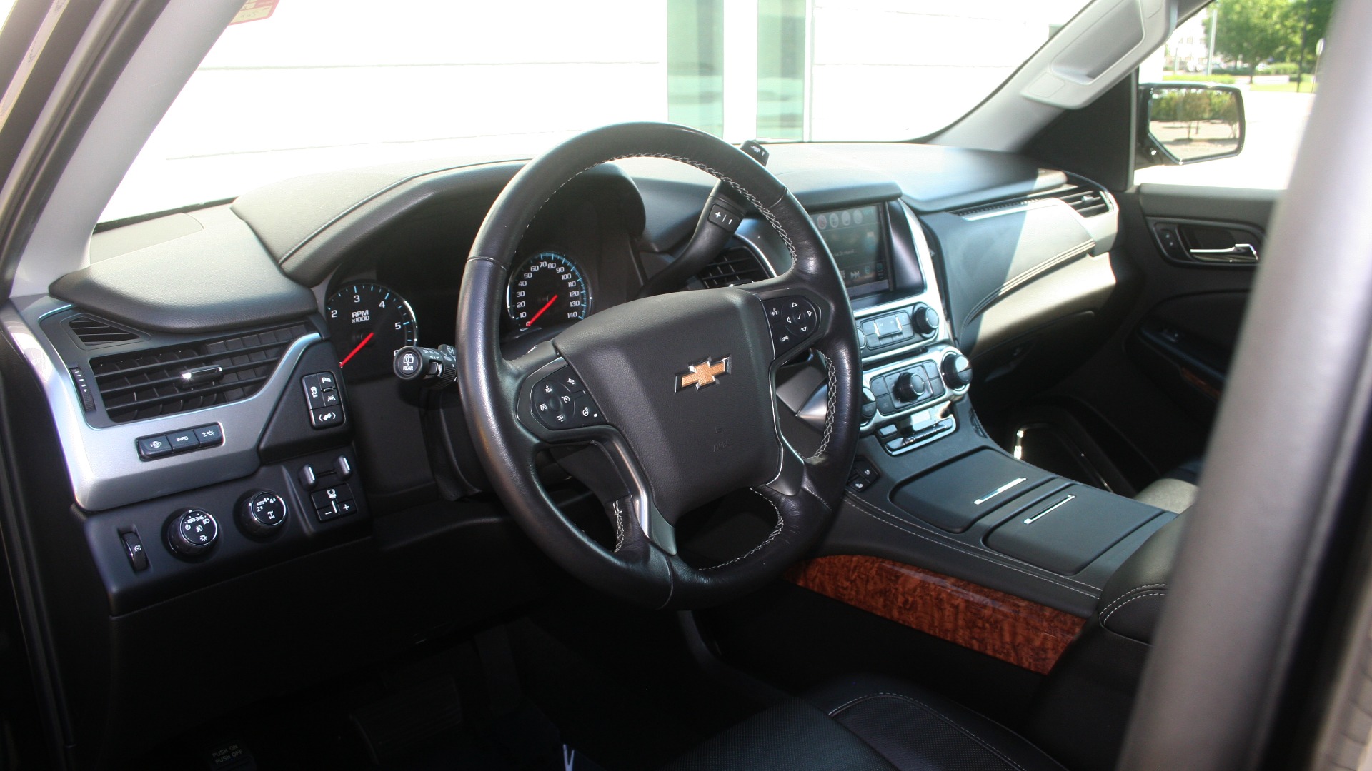 Used 2018 Chevrolet TAHOE PREMIER RST / 4X4 / NAV / BOSE / SUNROOF / 3-ROW / REARVIEW for sale $65,995 at Formula Imports in Charlotte NC 28227 27