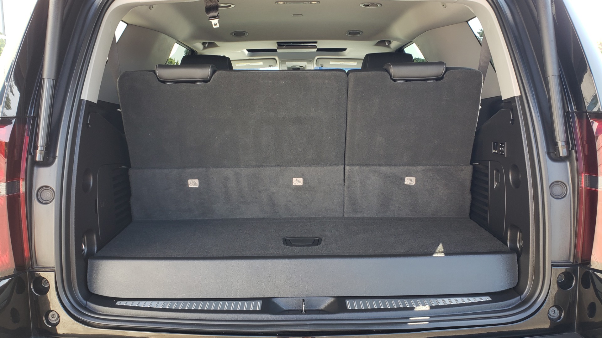 Used 2018 Chevrolet TAHOE PREMIER RST / 4X4 / NAV / BOSE / SUNROOF / 3-ROW / REARVIEW for sale $65,995 at Formula Imports in Charlotte NC 28227 33