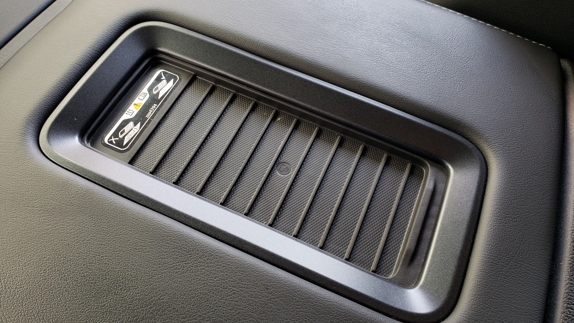 Used 2018 Chevrolet TAHOE PREMIER RST / 4X4 / NAV / BOSE / SUNROOF / 3-ROW / REARVIEW for sale $65,995 at Formula Imports in Charlotte NC 28227 47