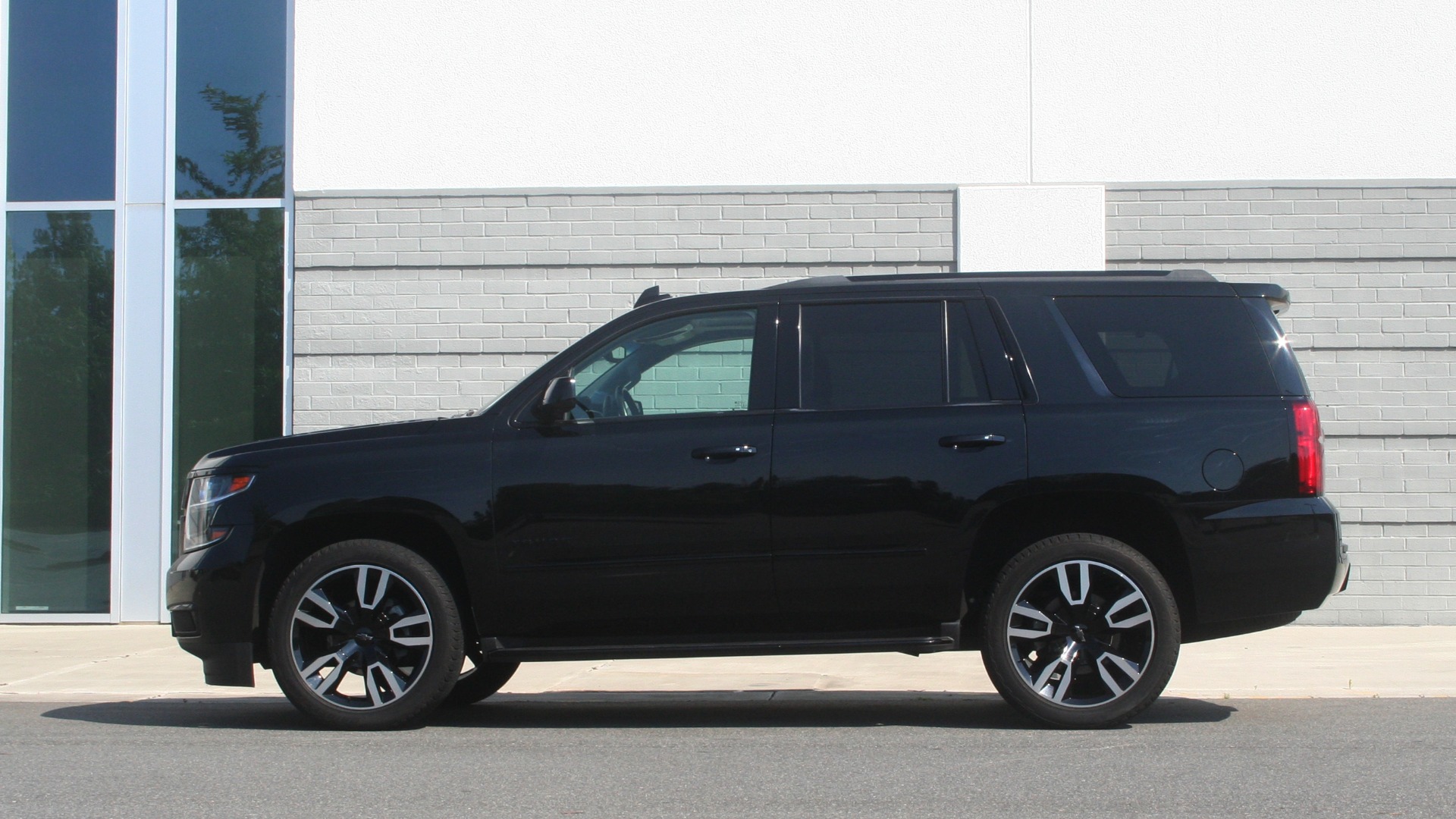 Used 2018 Chevrolet Tahoe Premier for sale Sold at Formula Imports in Charlotte NC 28227 5