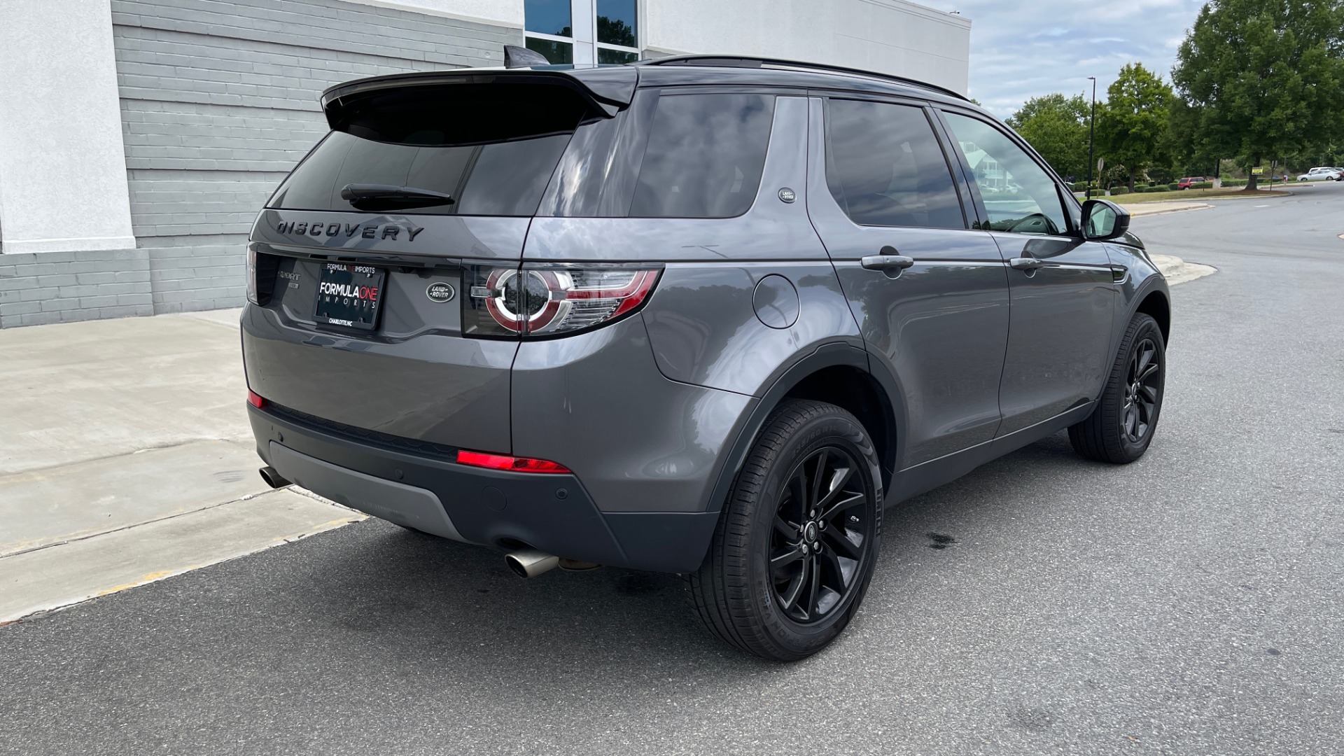 Used 2018 Land Rover DISCOVERY SPORT HSE 4WD / NAV / PANO-ROOF / MERIDIAN SND / HTD STS / LANE ASST / REARVIEW for sale Sold at Formula Imports in Charlotte NC 28227 2