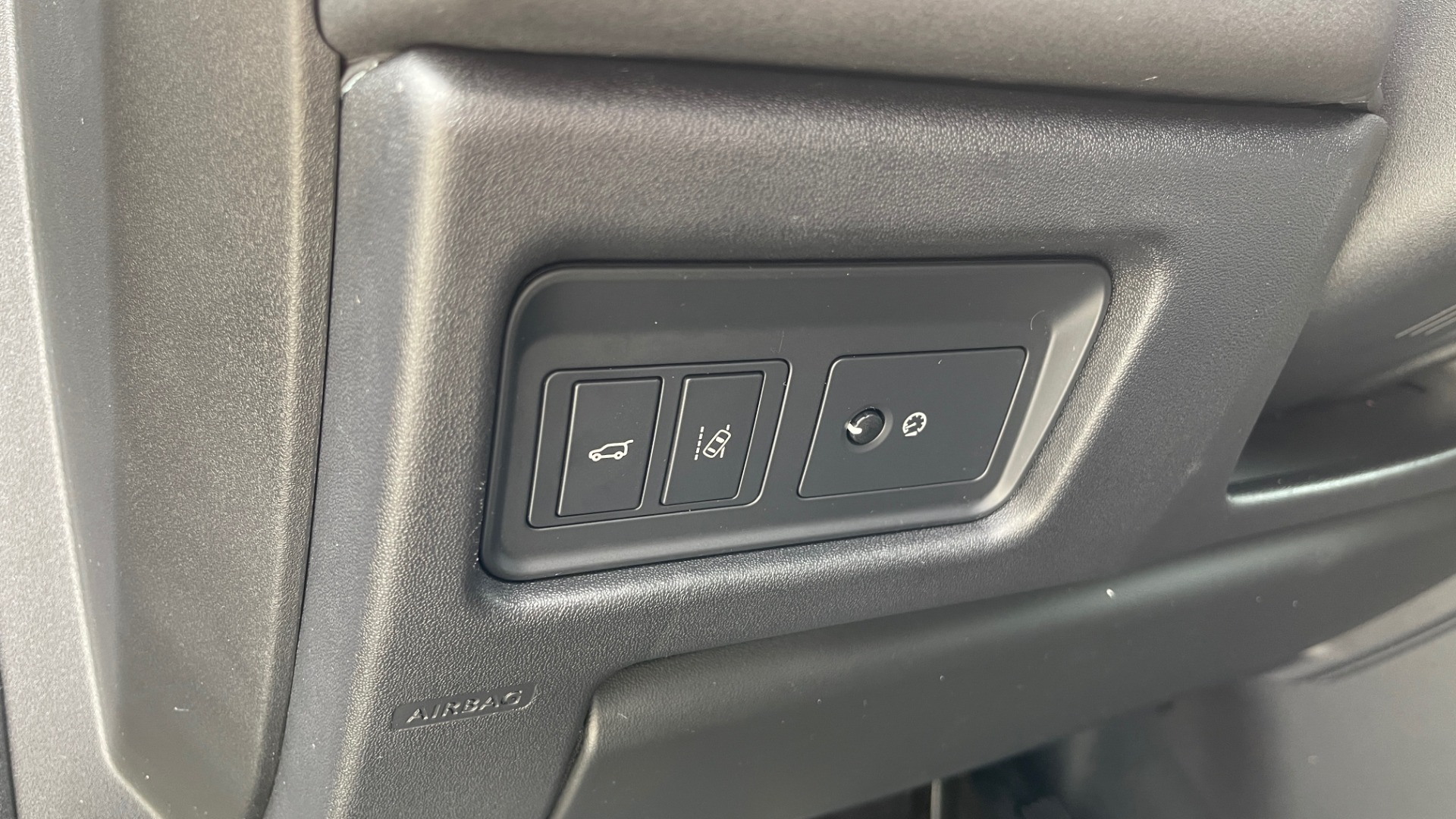 Used 2018 Land Rover DISCOVERY SPORT HSE 4WD / NAV / PANO-ROOF / MERIDIAN SND / HTD STS / LANE ASST / REARVIEW for sale Sold at Formula Imports in Charlotte NC 28227 38