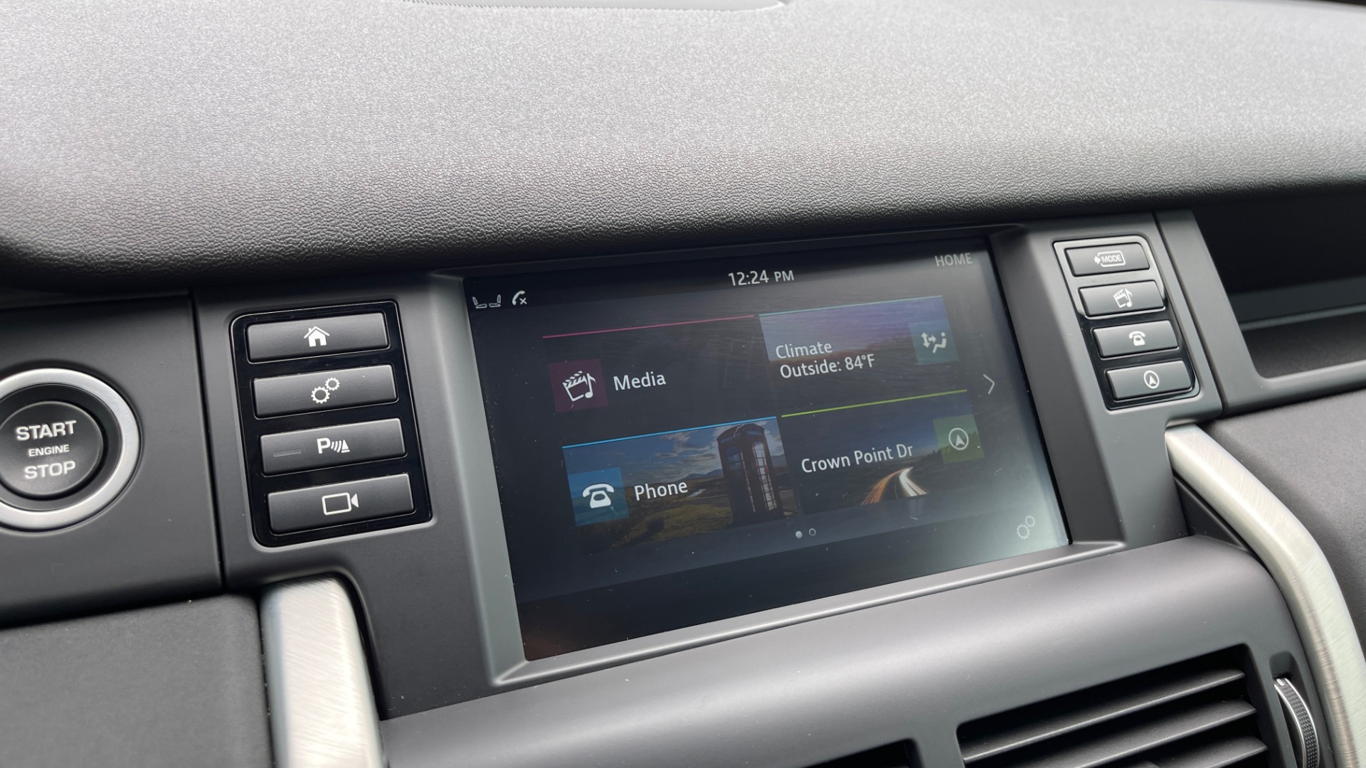 Used 2018 Land Rover DISCOVERY SPORT HSE 4WD / NAV / PANO-ROOF / MERIDIAN SND / HTD STS / LANE ASST / REARVIEW for sale Sold at Formula Imports in Charlotte NC 28227 44