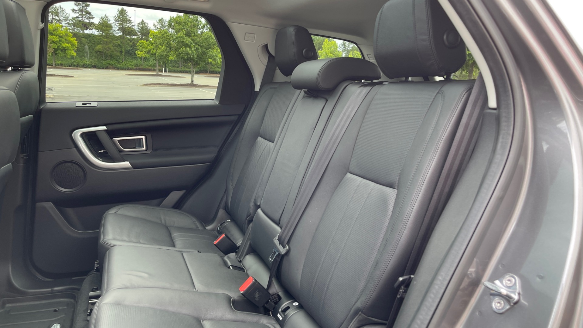Used 2018 Land Rover DISCOVERY SPORT HSE 4WD / NAV / PANO-ROOF / MERIDIAN SND / HTD STS / LANE ASST / REARVIEW for sale Sold at Formula Imports in Charlotte NC 28227 61