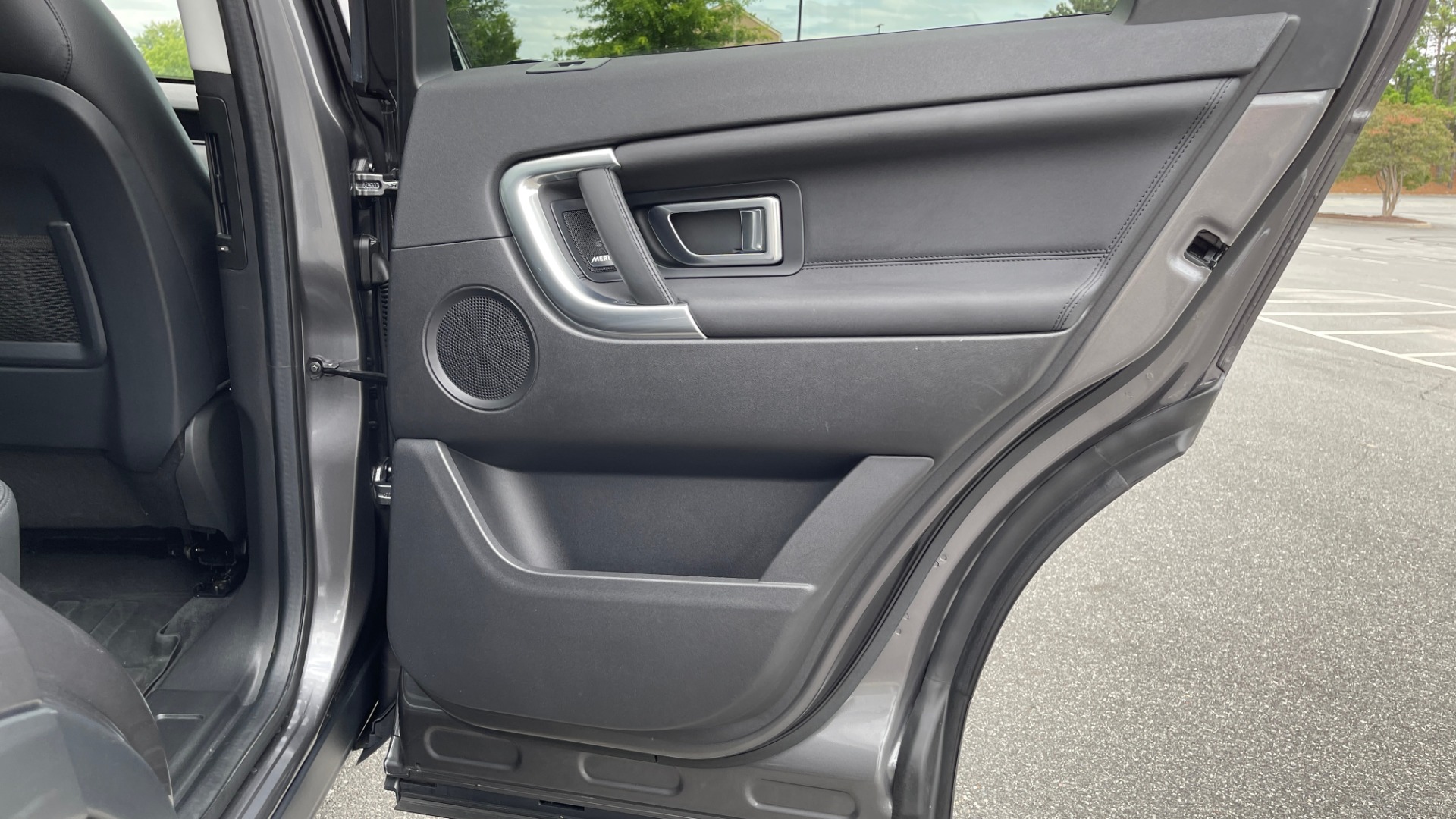Used 2018 Land Rover DISCOVERY SPORT HSE 4WD / NAV / PANO-ROOF / MERIDIAN SND / HTD STS / LANE ASST / REARVIEW for sale Sold at Formula Imports in Charlotte NC 28227 64