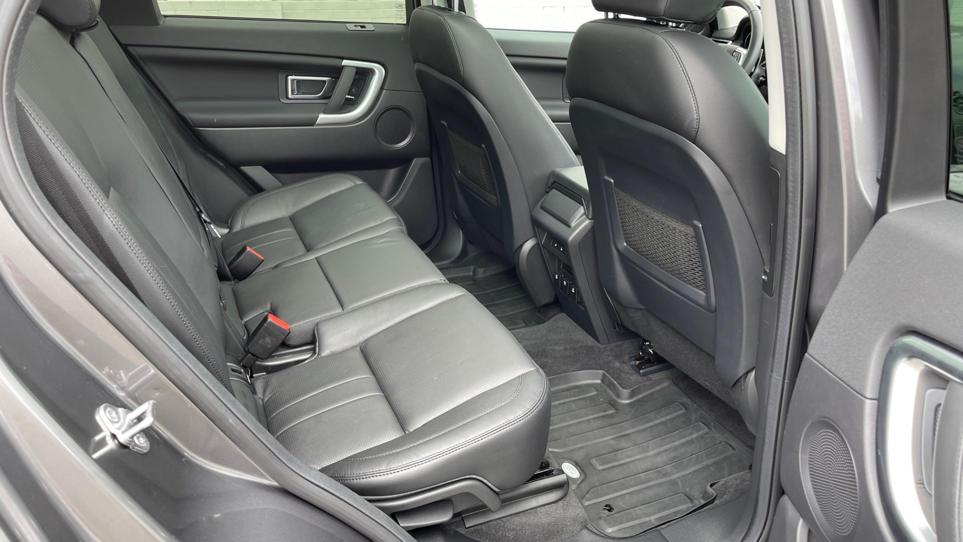 Used 2018 Land Rover DISCOVERY SPORT HSE 4WD / NAV / PANO-ROOF / MERIDIAN SND / HTD STS / LANE ASST / REARVIEW for sale Sold at Formula Imports in Charlotte NC 28227 65