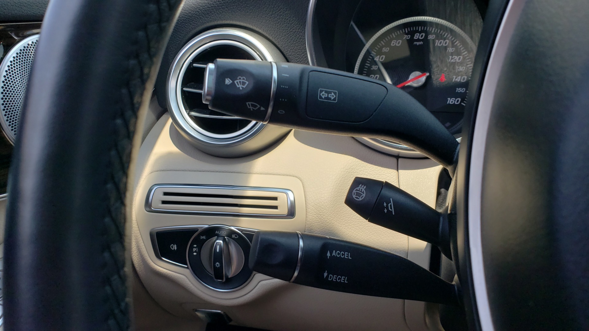 Used 2018 Mercedes-Benz C-CLASS C 300 4MATIC / PREMIUM / MULTIMEDIA / NAV / PANO-ROOF / BURMESTER for sale Sold at Formula Imports in Charlotte NC 28227 38