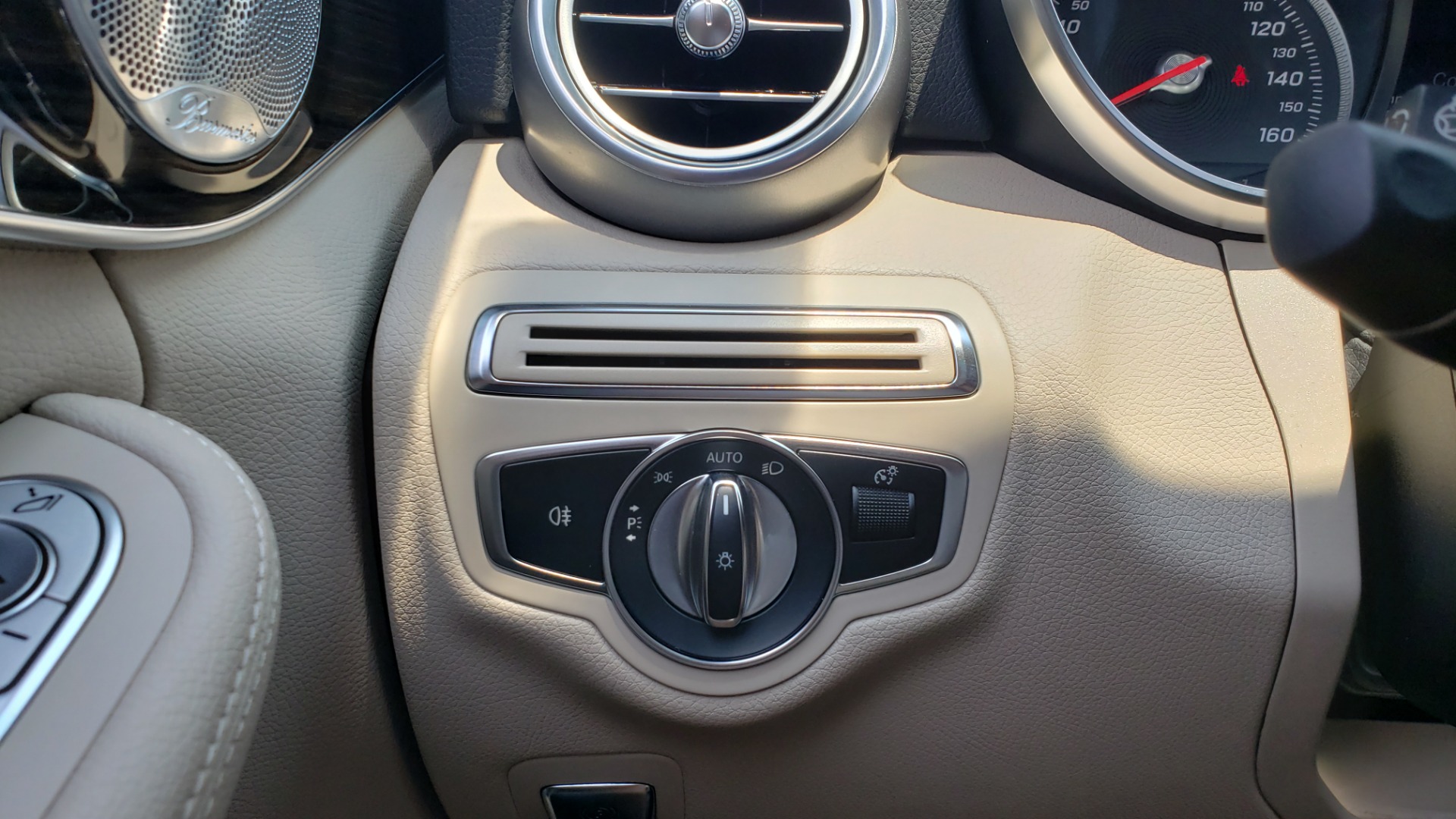 Used 2018 Mercedes-Benz C-CLASS C 300 4MATIC / PREMIUM / MULTIMEDIA / NAV / PANO-ROOF / BURMESTER for sale Sold at Formula Imports in Charlotte NC 28227 39