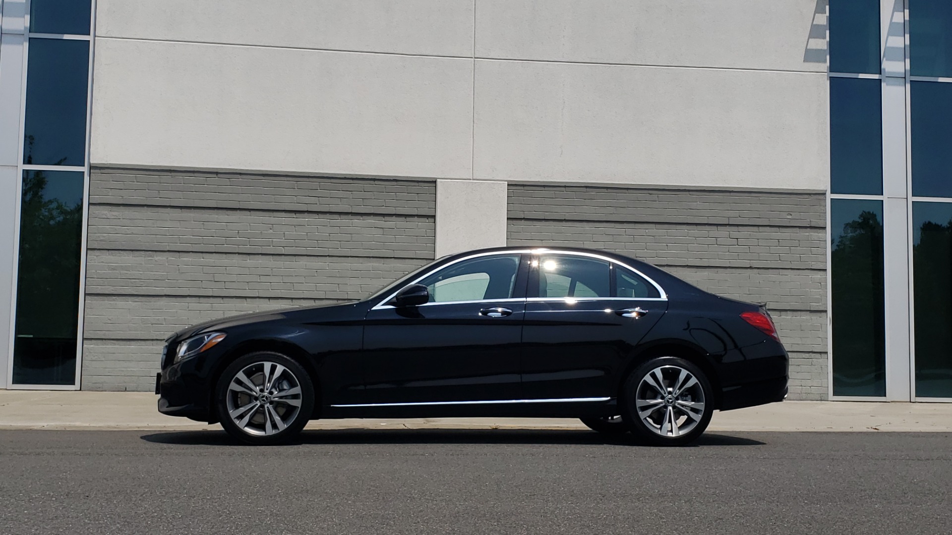 Used 2018 Mercedes-Benz C-CLASS C 300 4MATIC / PREMIUM / MULTIMEDIA / NAV / PANO-ROOF / BURMESTER for sale Sold at Formula Imports in Charlotte NC 28227 5