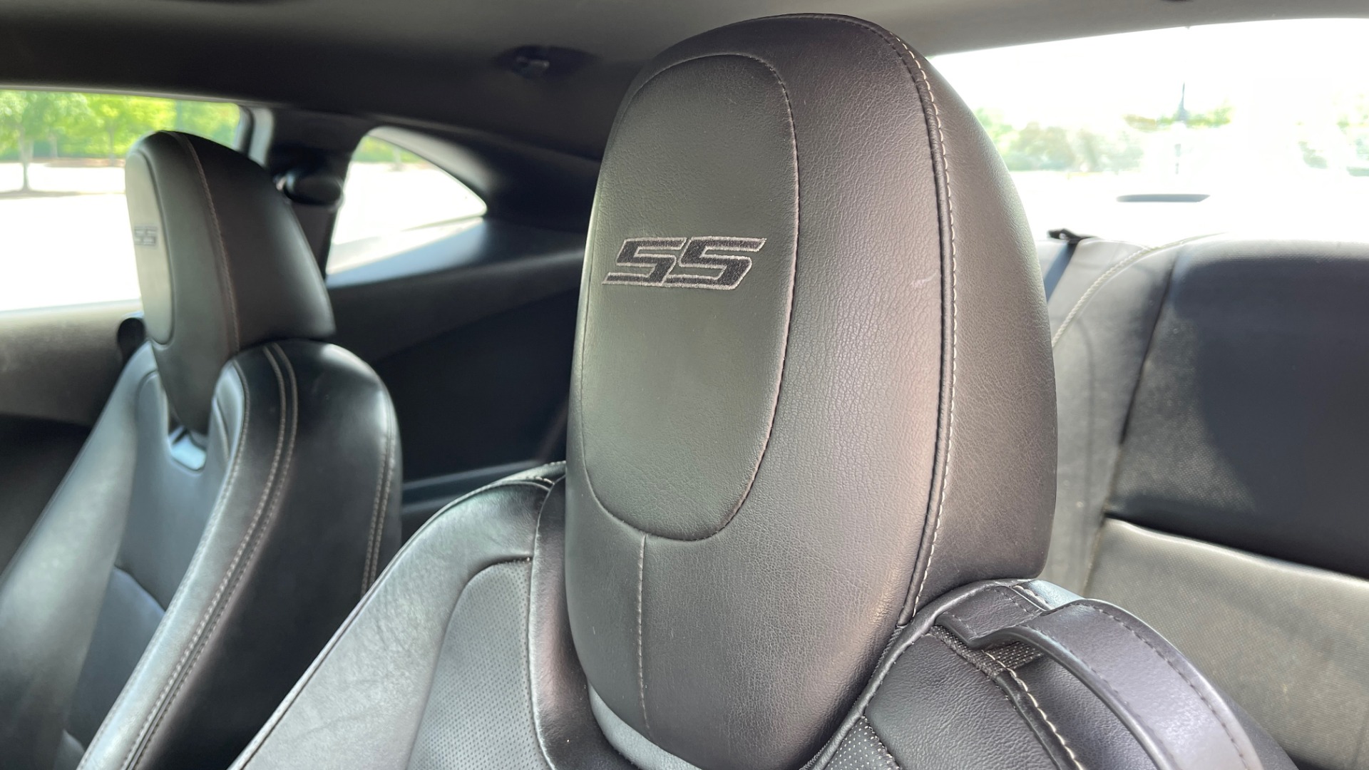 Used 2012 Chevrolet CAMARO SS COUPE / 6.2L V8 / 2SS / RS PKG / 6-SPD AUTO / SUNROOF / REMOTE START for sale Sold at Formula Imports in Charlotte NC 28227 30