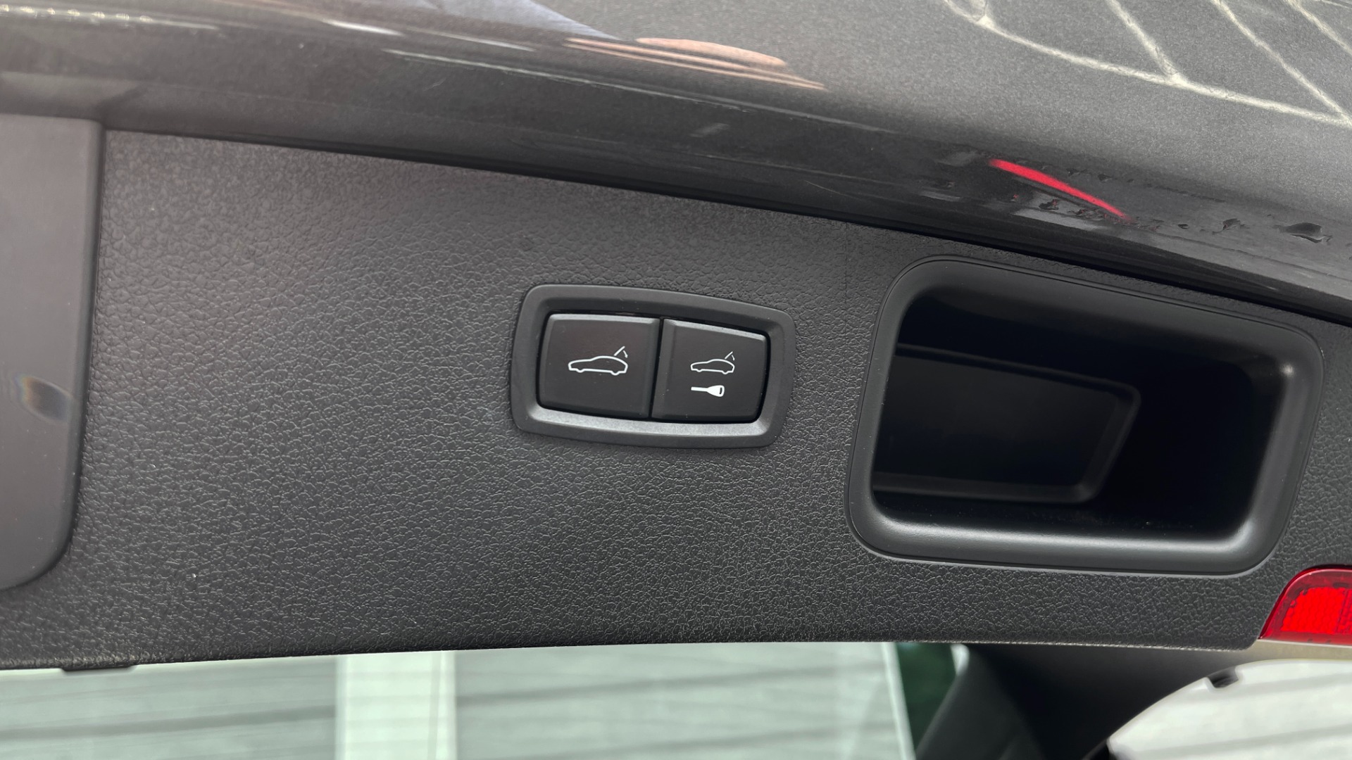 Used 2016 Porsche MACAN S PREMIUM PLUS / AWD / NAV / BOSE / SUNROOF / LCA / PARK ASST / INFOTAINMEN for sale Sold at Formula Imports in Charlotte NC 28227 21