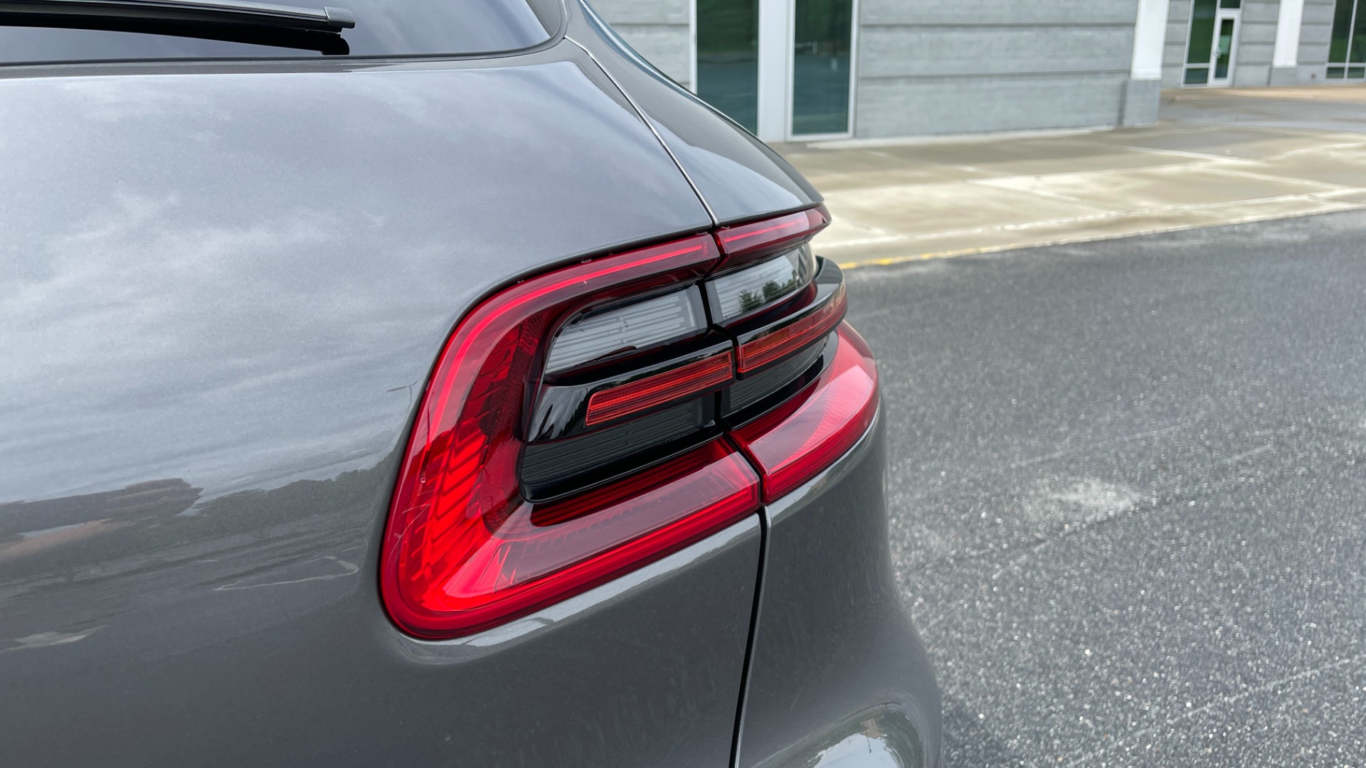 Used 2016 Porsche MACAN S PREMIUM PLUS / AWD / NAV / BOSE / SUNROOF / LCA / PARK ASST / INFOTAINMEN for sale Sold at Formula Imports in Charlotte NC 28227 24