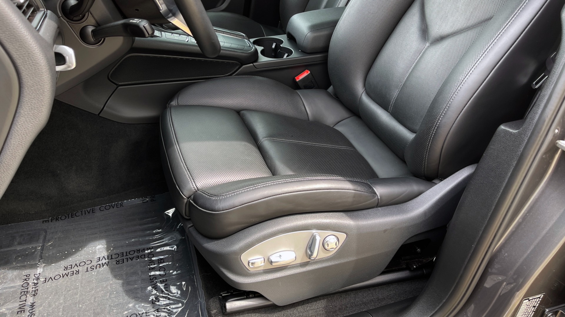 Used 2016 Porsche MACAN S PREMIUM PLUS / AWD / NAV / BOSE / SUNROOF / LCA / PARK ASST / INFOTAINMEN for sale Sold at Formula Imports in Charlotte NC 28227 31