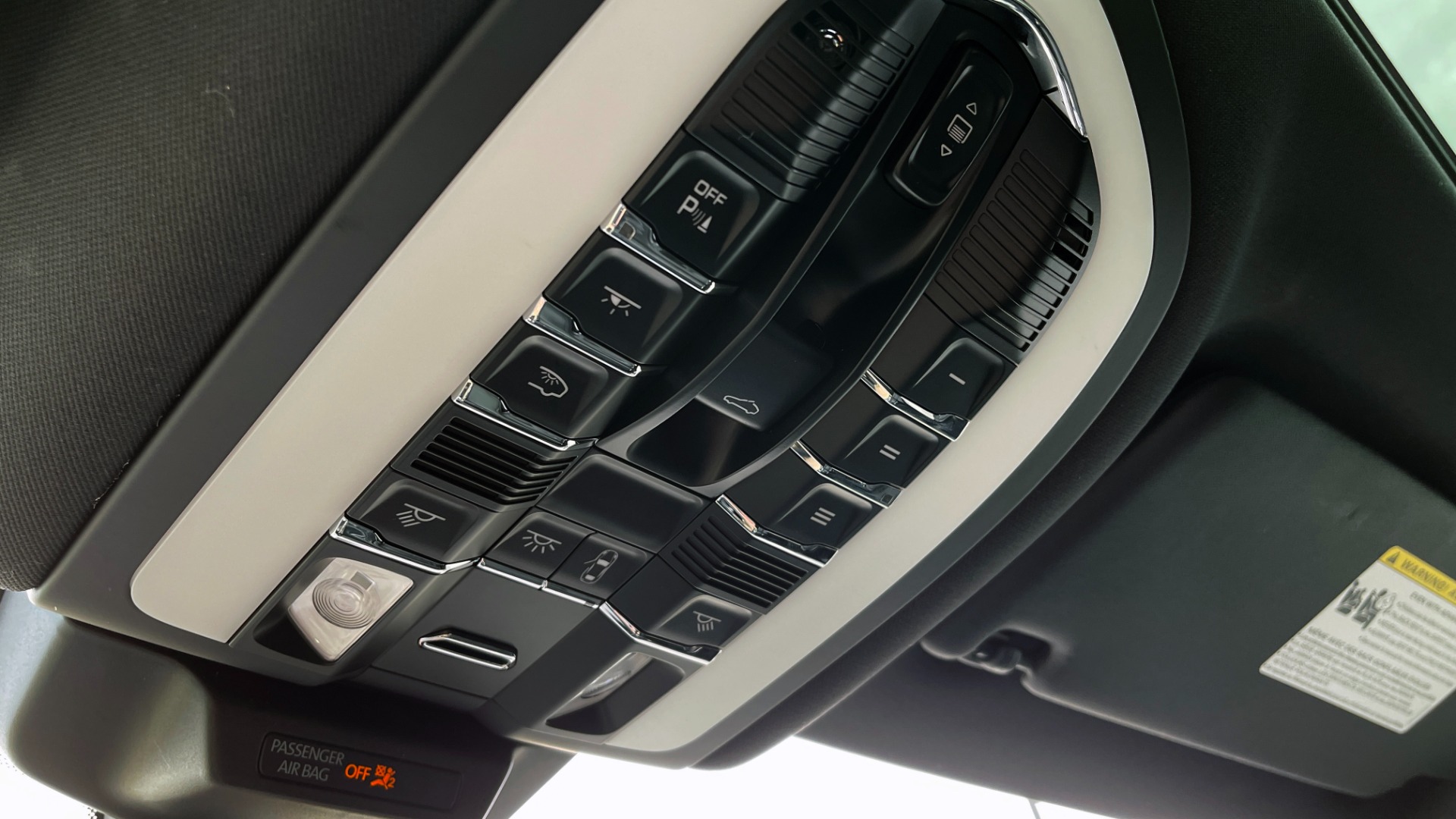 Used 2016 Porsche MACAN S PREMIUM PLUS / AWD / NAV / BOSE / SUNROOF / LCA / PARK ASST / INFOTAINMEN for sale Sold at Formula Imports in Charlotte NC 28227 45
