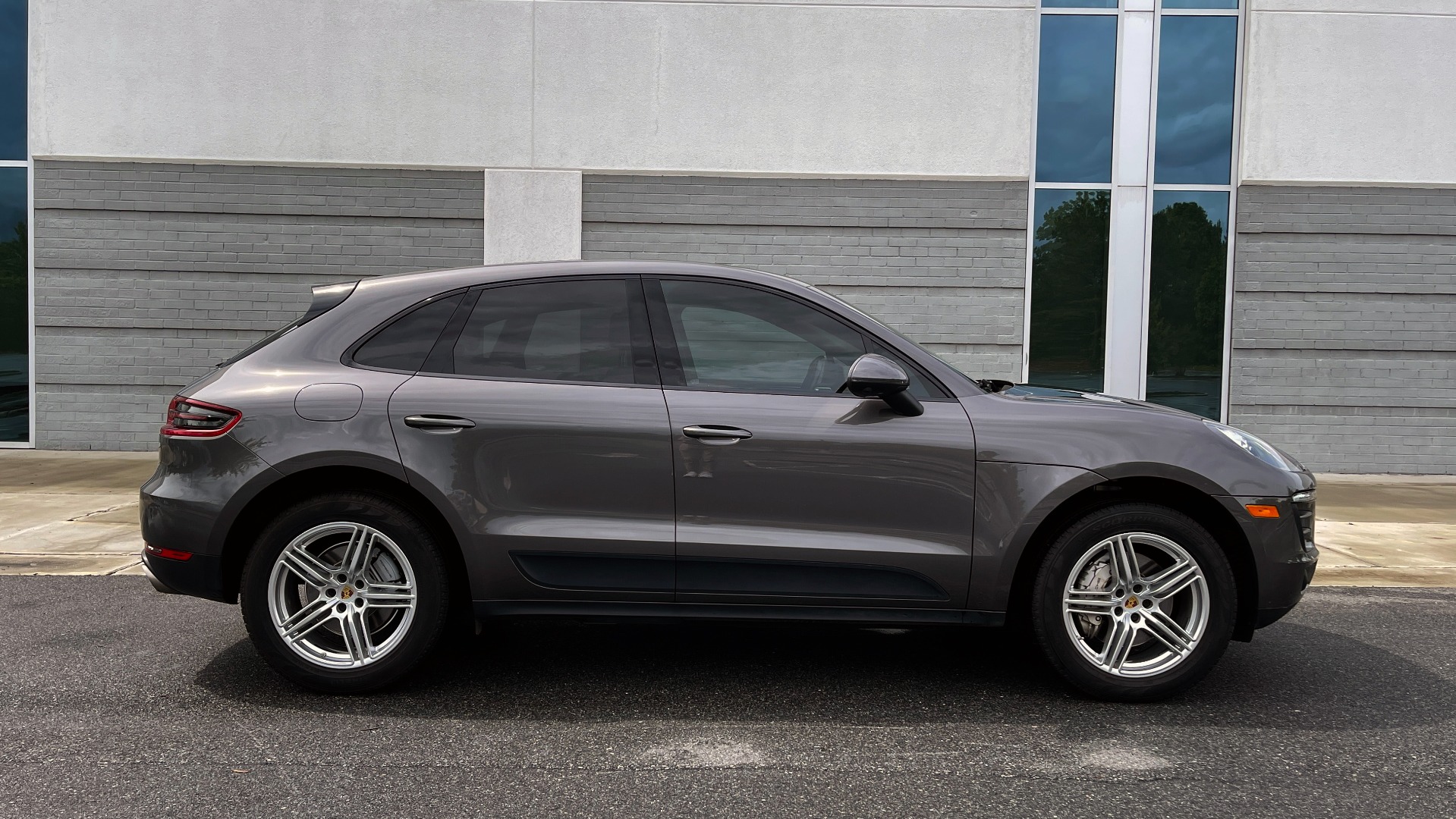 Used 2016 Porsche MACAN S PREMIUM PLUS / AWD / NAV / BOSE / SUNROOF / LCA / PARK ASST / INFOTAINMEN for sale Sold at Formula Imports in Charlotte NC 28227 6
