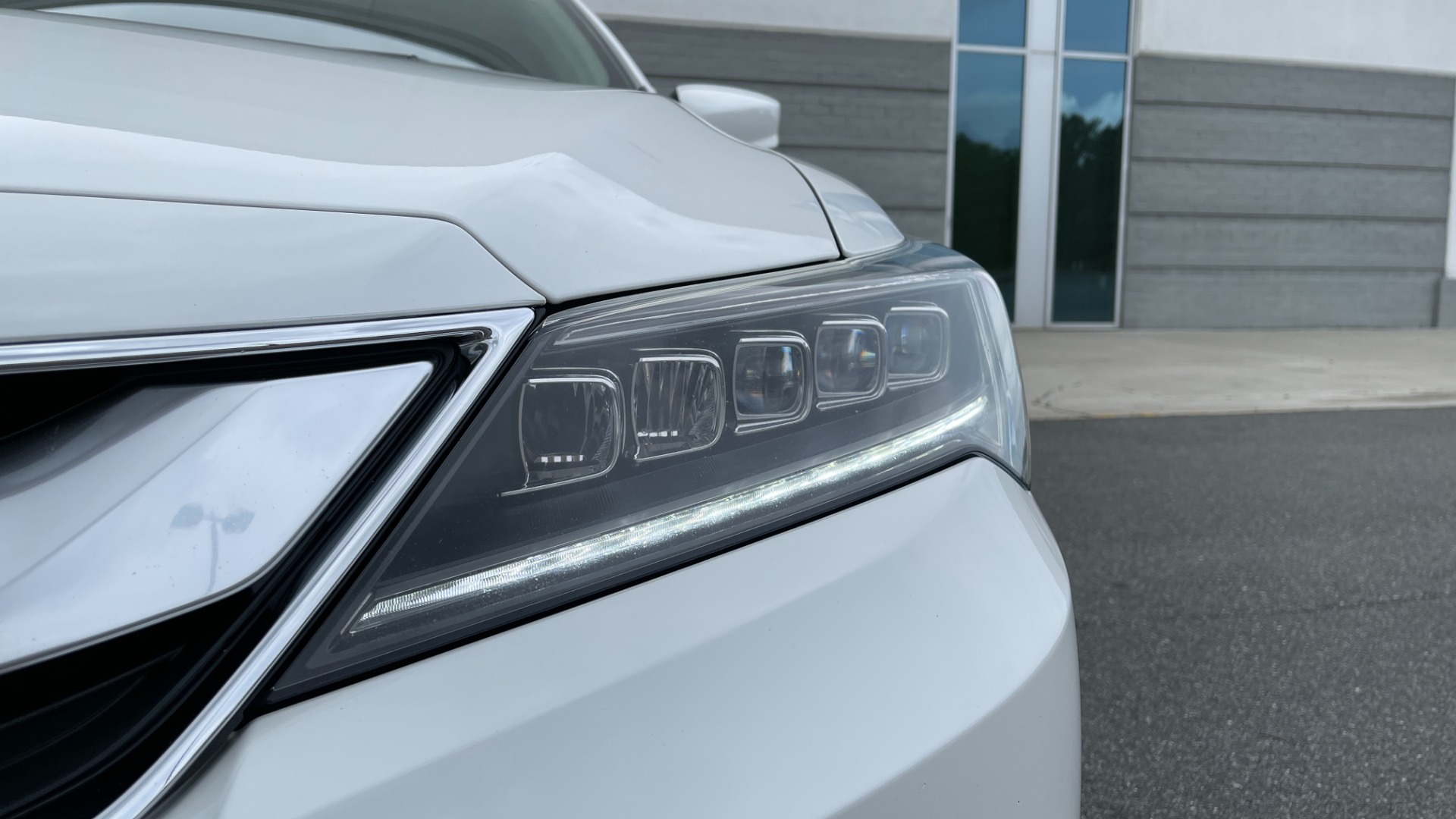 Used 2016 Acura ILX 4DR SEDAN / 2.4L I4 / FWD / STREAMING AUDIO / SUNROOF / REARVIEW for sale Sold at Formula Imports in Charlotte NC 28227 13