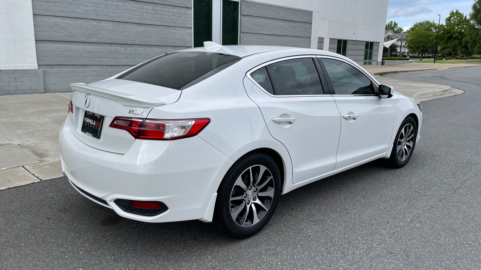 Used 2016 Acura ILX 4DR SEDAN / 2.4L I4 / FWD / STREAMING AUDIO / SUNROOF / REARVIEW for sale Sold at Formula Imports in Charlotte NC 28227 2