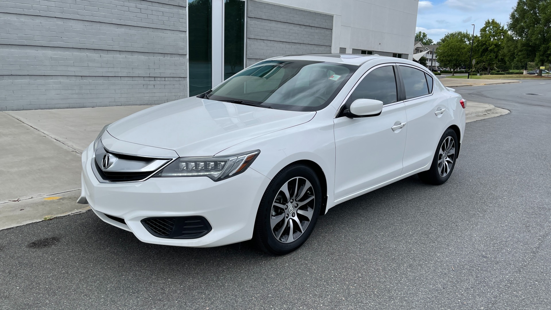 Used 2016 Acura ILX 4DR SEDAN / 2.4L I4 / FWD / STREAMING AUDIO / SUNROOF / REARVIEW for sale Sold at Formula Imports in Charlotte NC 28227 3