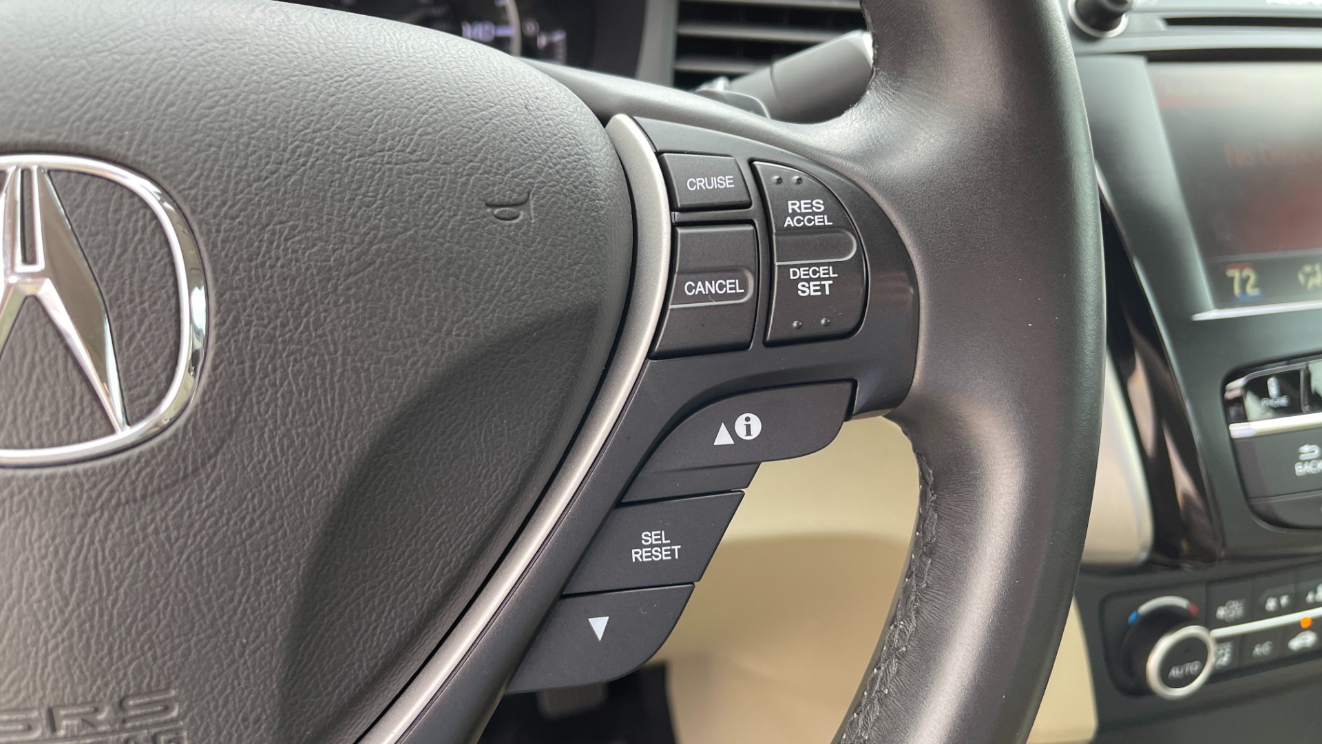 Used 2016 Acura ILX 4DR SEDAN / 2.4L I4 / FWD / STREAMING AUDIO / SUNROOF / REARVIEW for sale Sold at Formula Imports in Charlotte NC 28227 35