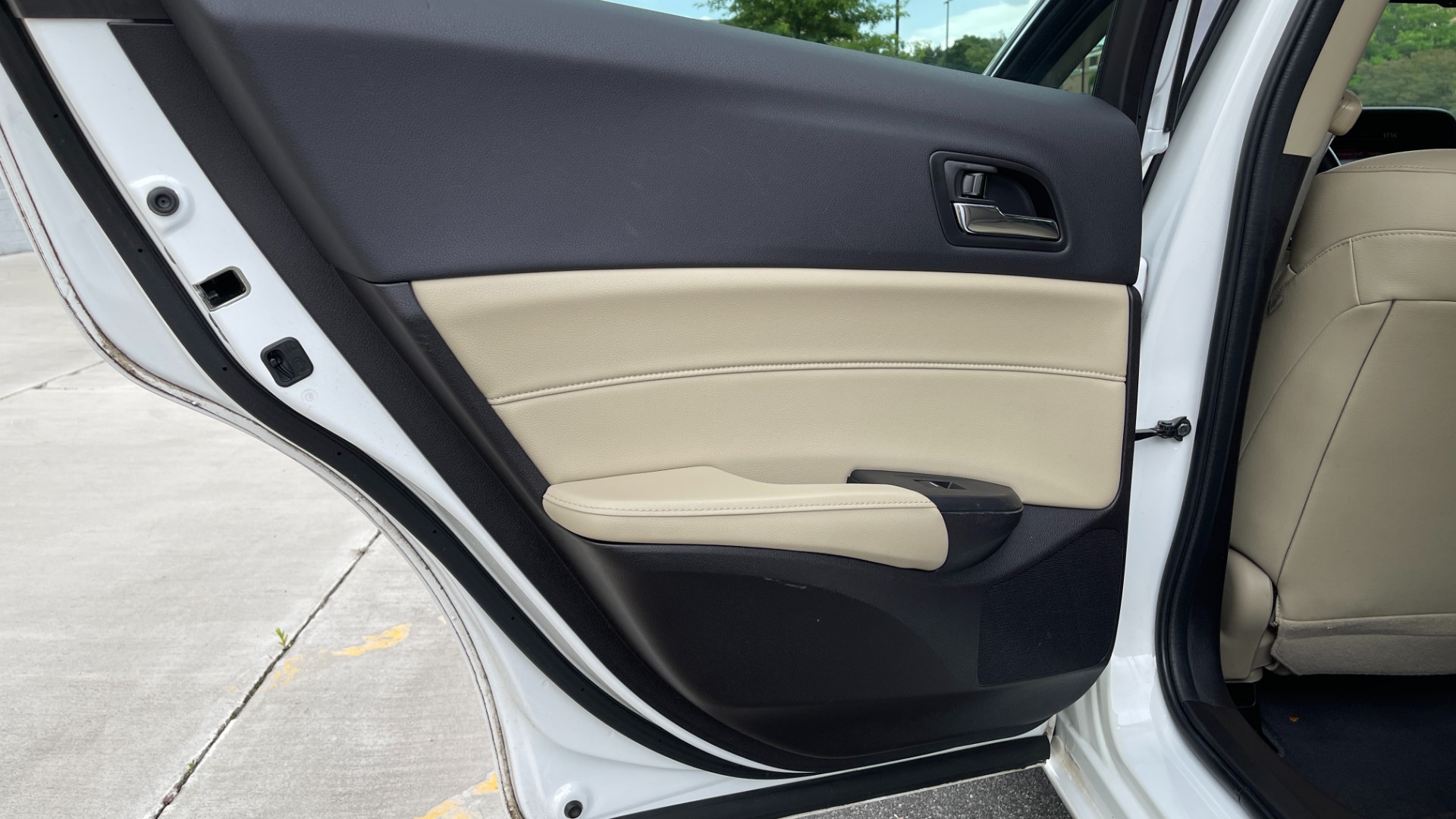 Used 2016 Acura ILX 4DR SEDAN / 2.4L I4 / FWD / STREAMING AUDIO / SUNROOF / REARVIEW for sale Sold at Formula Imports in Charlotte NC 28227 48
