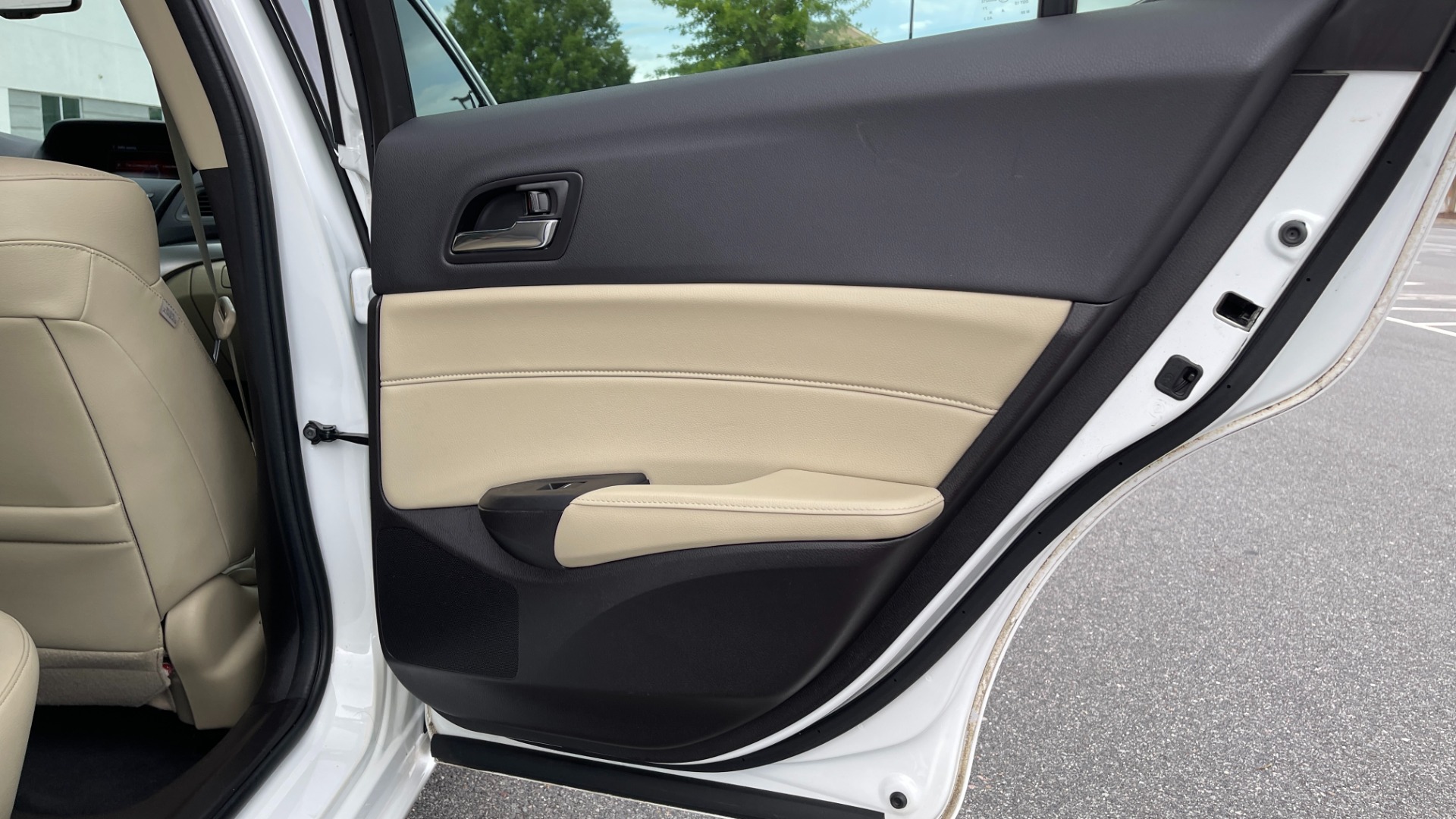 Used 2016 Acura ILX 4DR SEDAN / 2.4L I4 / FWD / STREAMING AUDIO / SUNROOF / REARVIEW for sale Sold at Formula Imports in Charlotte NC 28227 53