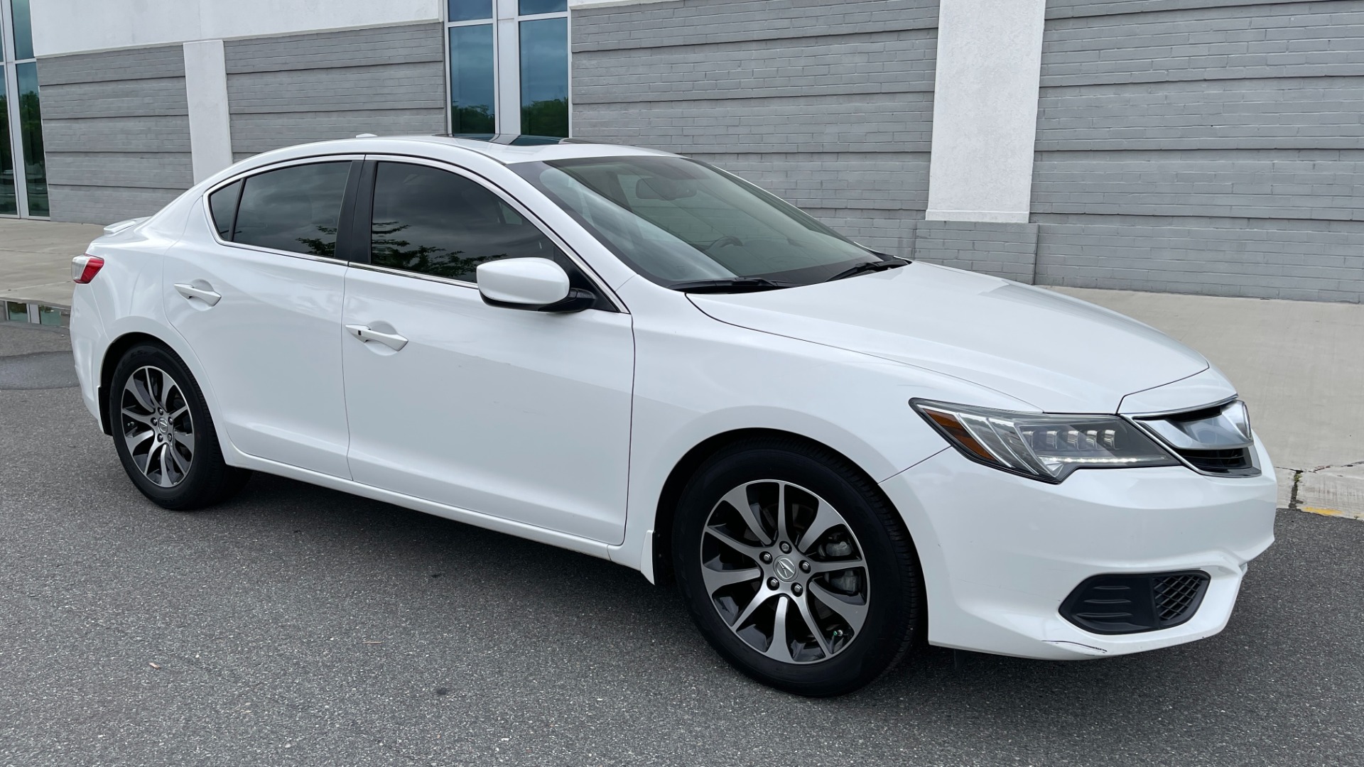 Used 2016 Acura ILX 4DR SEDAN / 2.4L I4 / FWD / STREAMING AUDIO / SUNROOF / REARVIEW for sale Sold at Formula Imports in Charlotte NC 28227 6